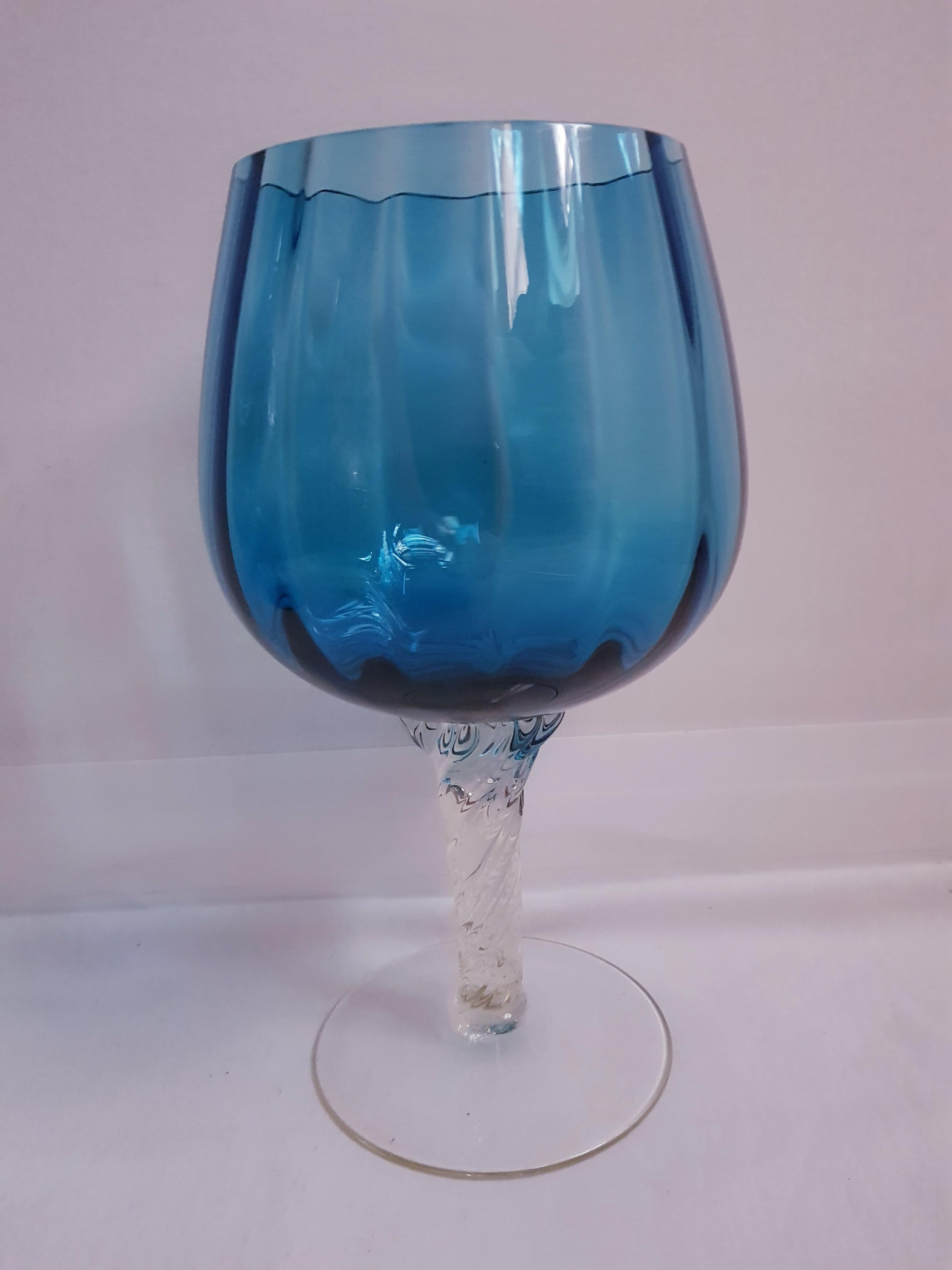 Beautiful vitange Empoli large optical decorative glass, blue and clear brilliant condition.