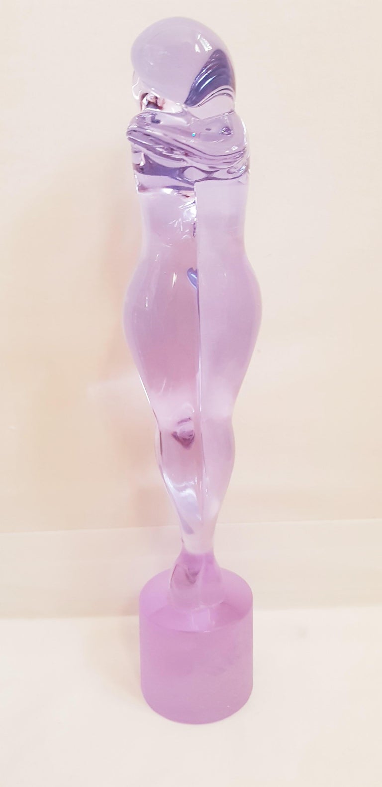 Beautiful Alexandrit Neodymium glass abstract sculpture, lovers signed by Andreea Tagliapietra brilliant condition. 