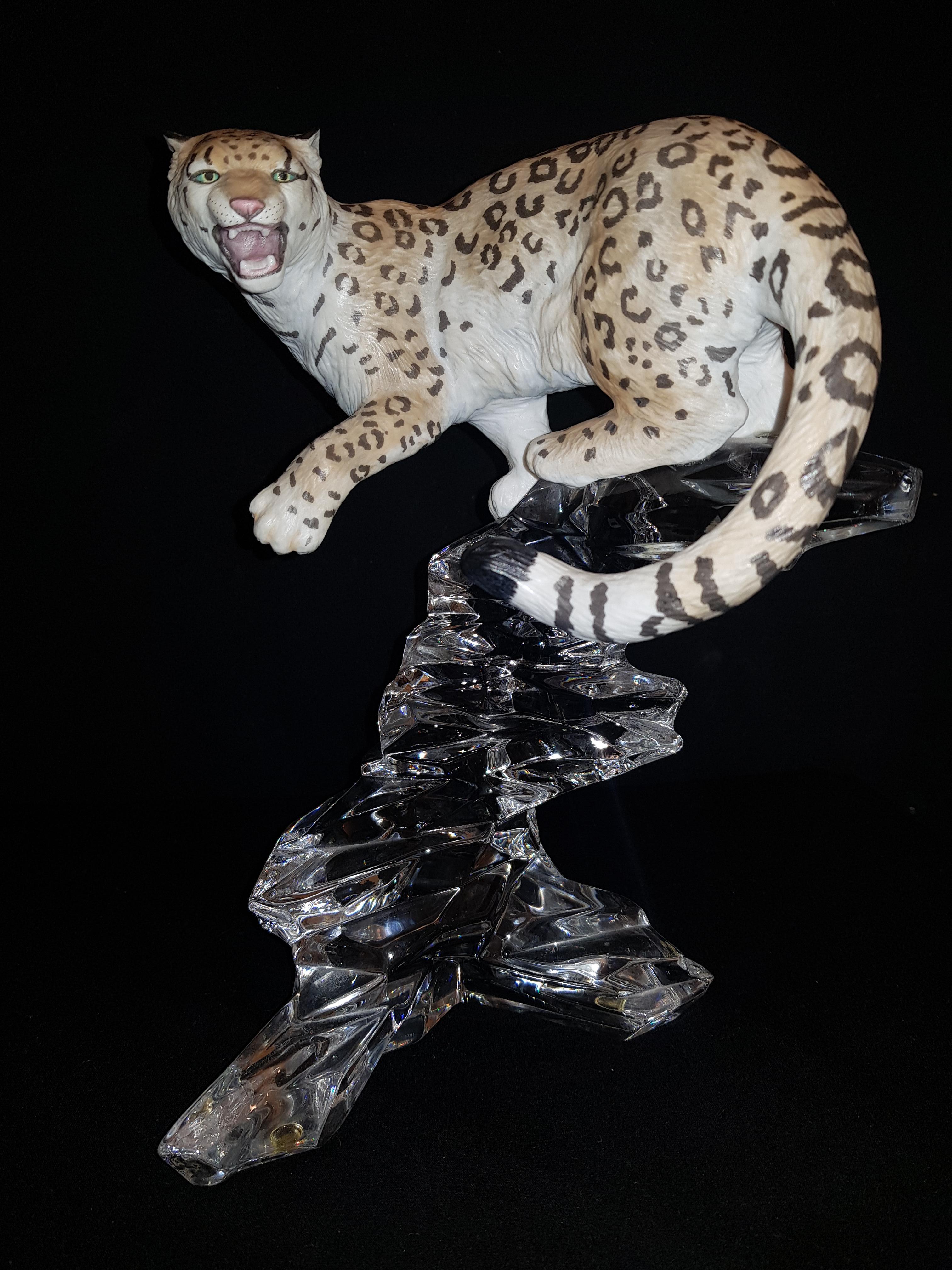 Other Vitange Franklin Porcelain Snow Leopard Sculpture with Crystal Base For Sale