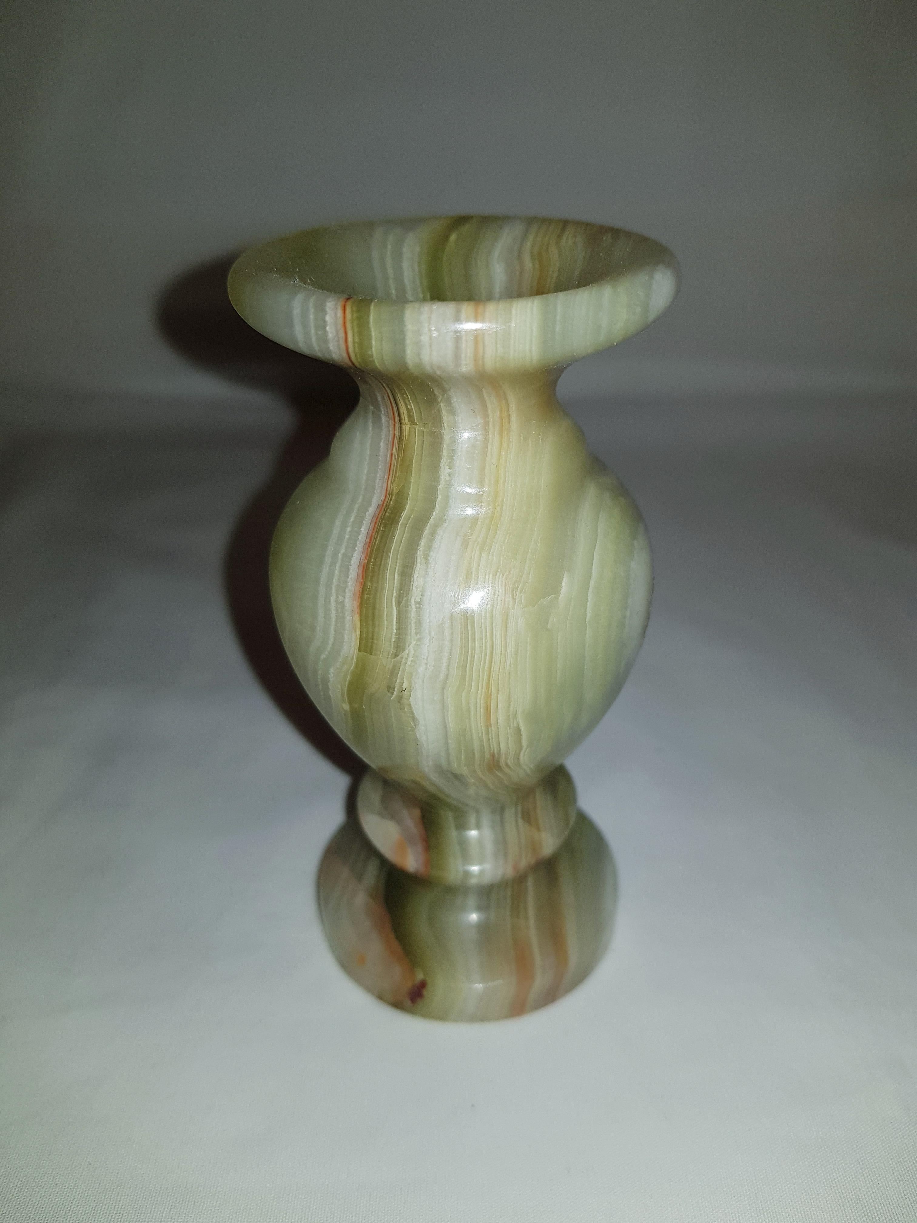 Hand-Carved Vitange Hand Craft Onix Stone Decorative Vases For Sale