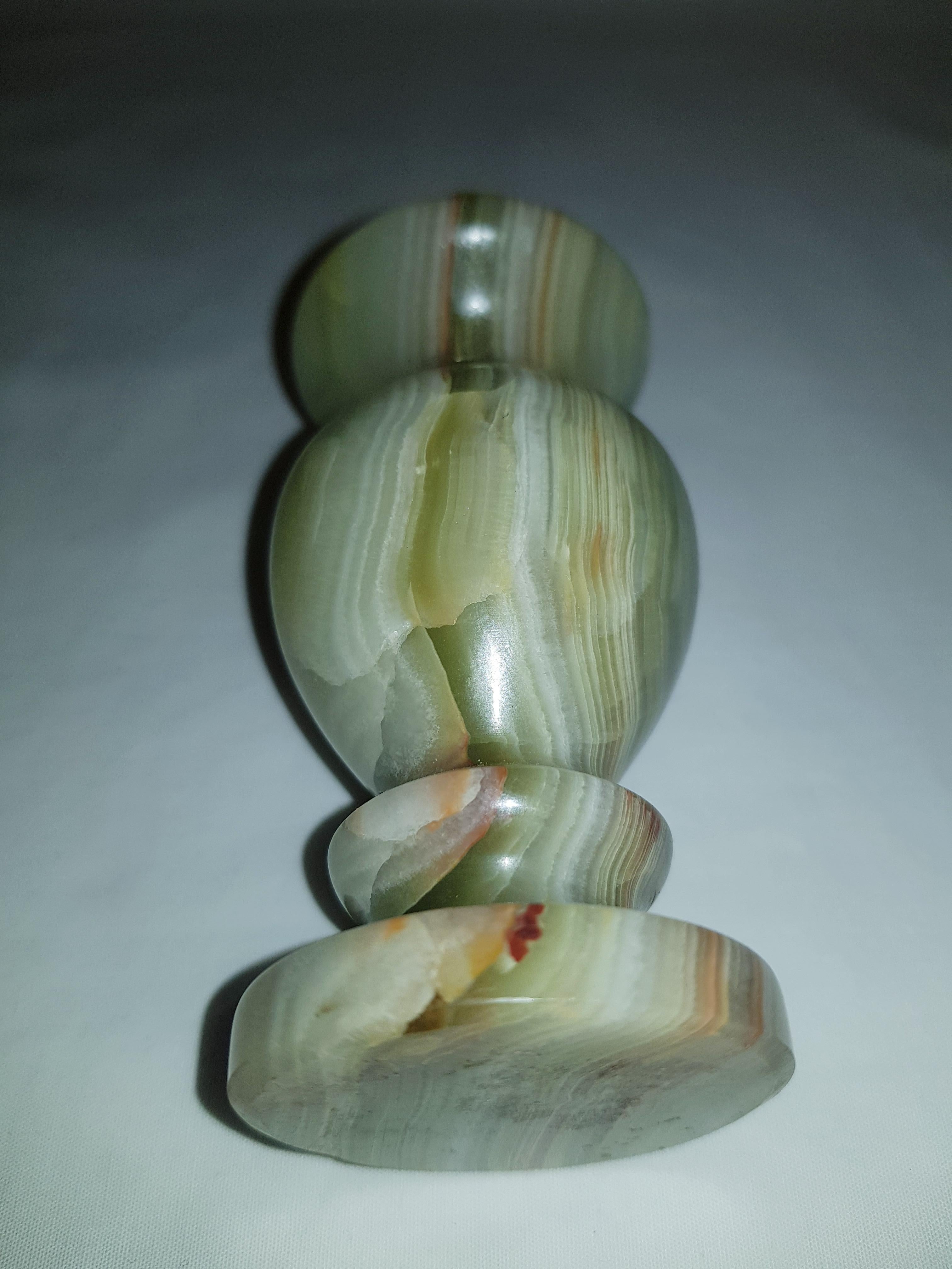 Vitange Hand Craft Onix Stone Decorative Vases In Excellent Condition For Sale In Grantham, GB