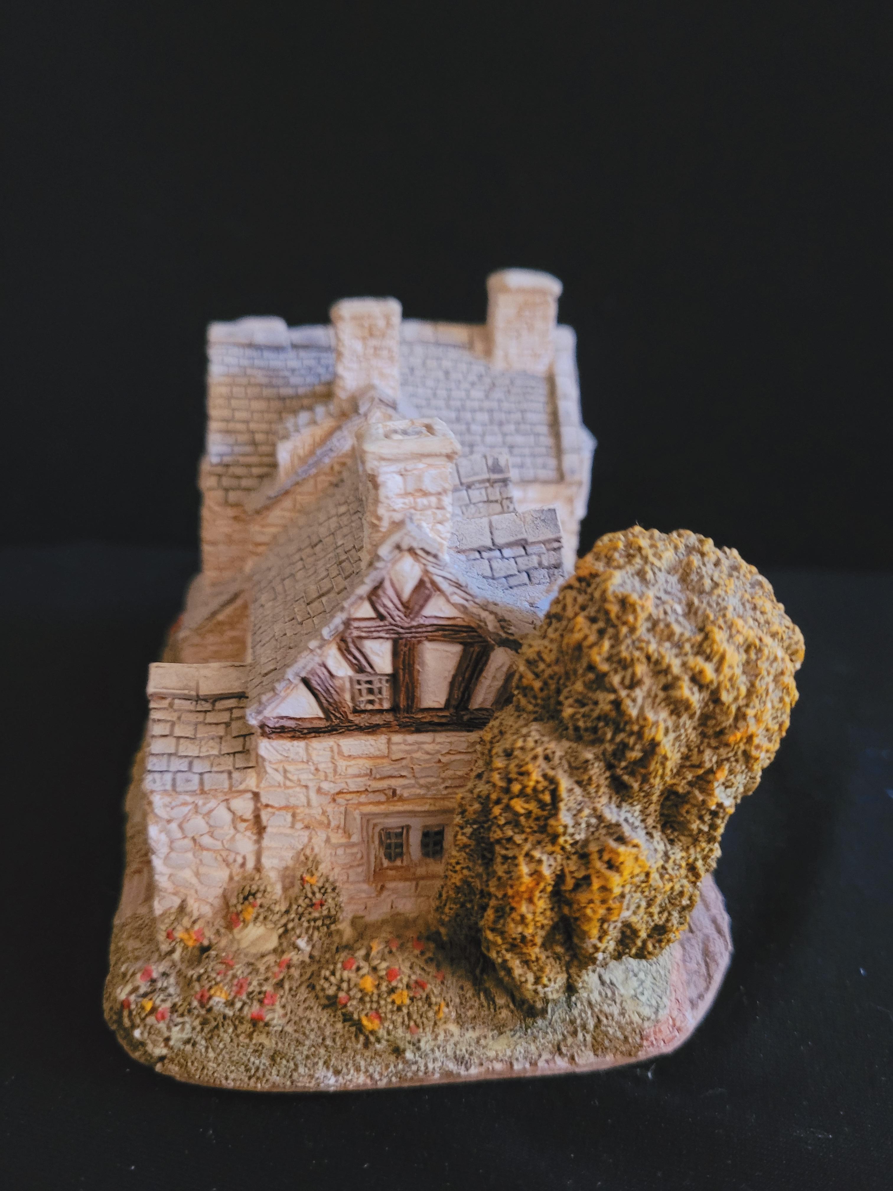 British Vitange Hand Made Ceramic House Made in England For Sale
