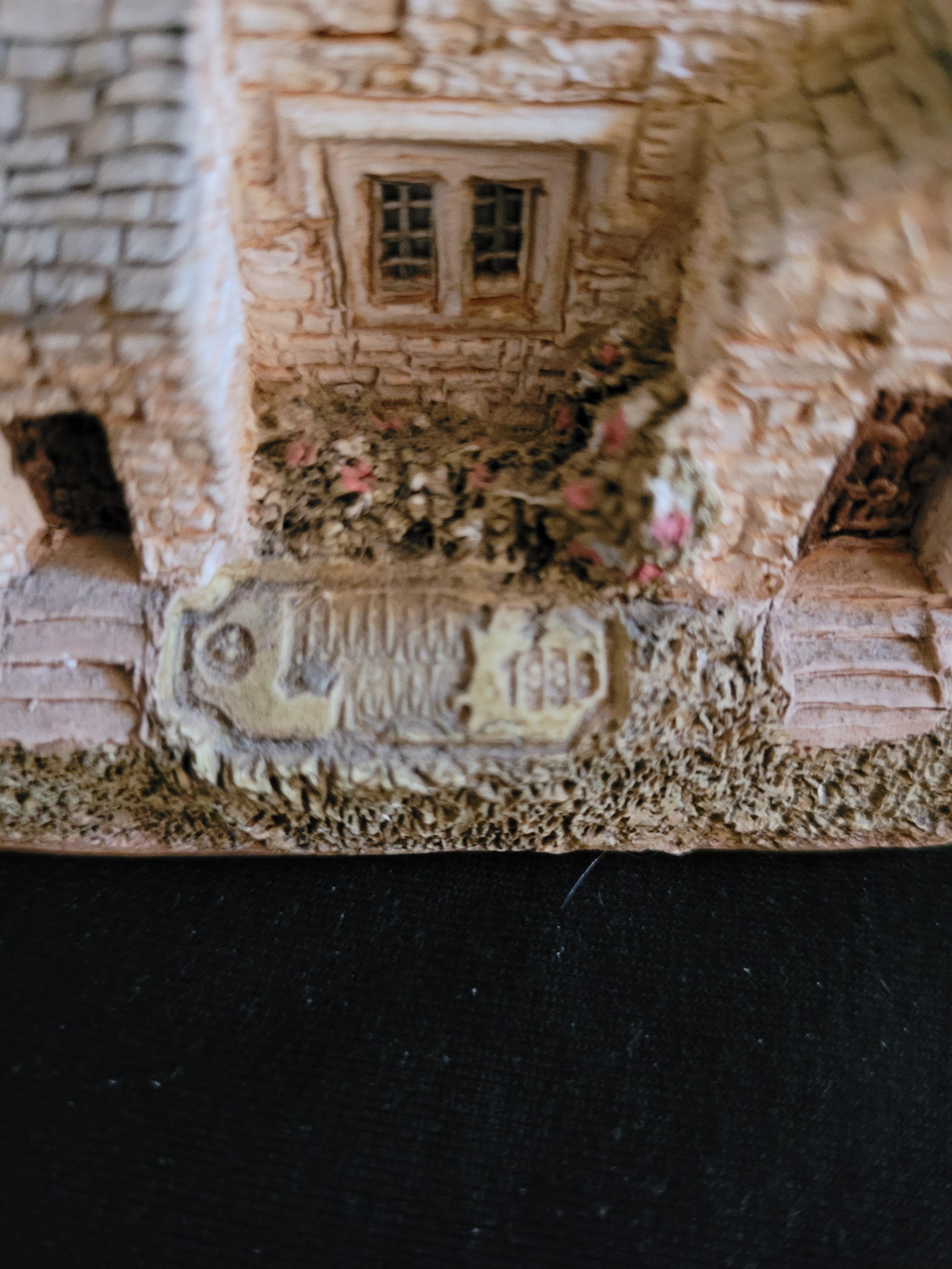 Hand-Crafted Vitange Hand Made Ceramic House Made in England For Sale