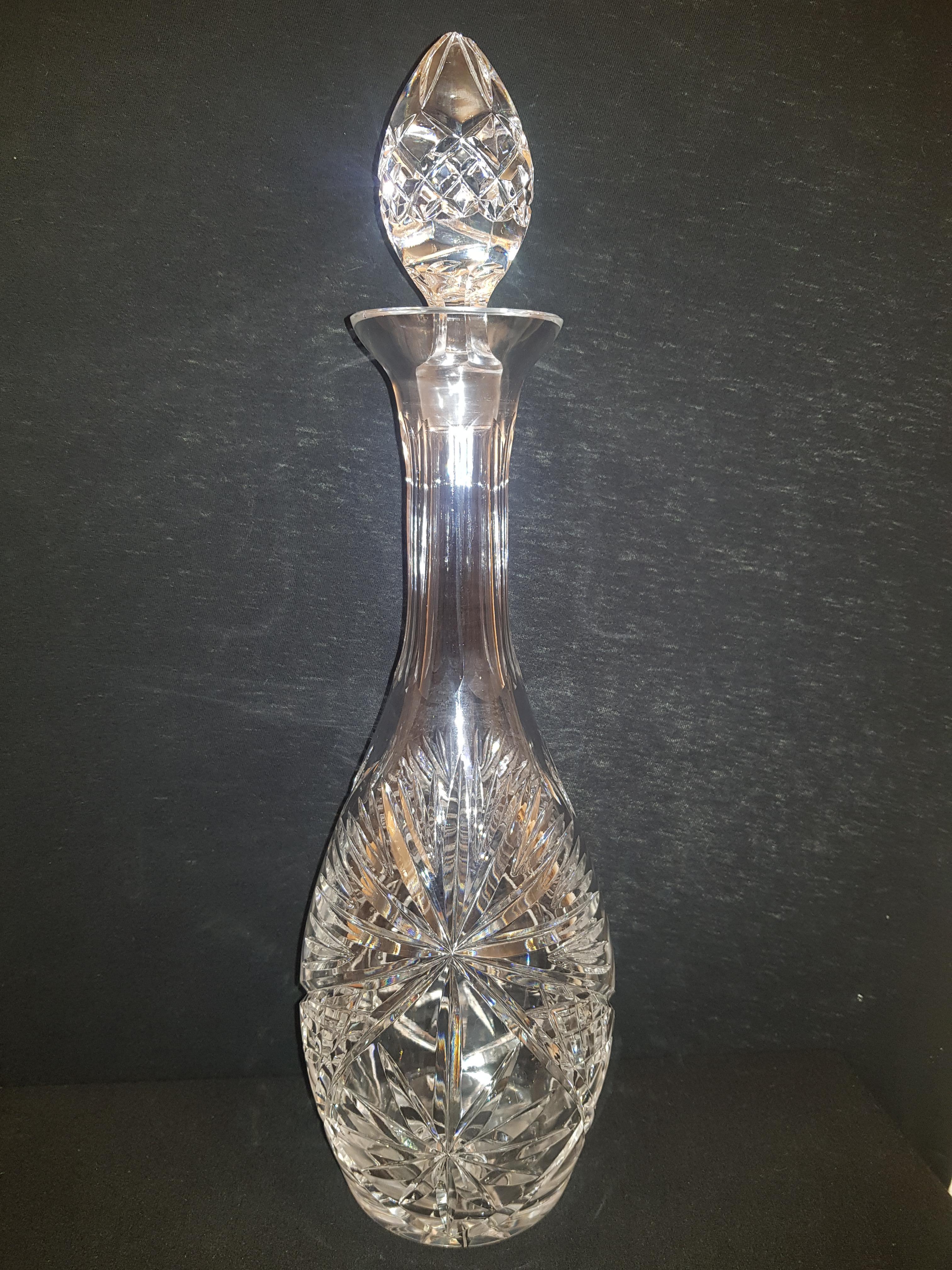Beautiful vitange Italian hand deep cut decanter with stopper, large piece 40 cm tall brilliant condition.