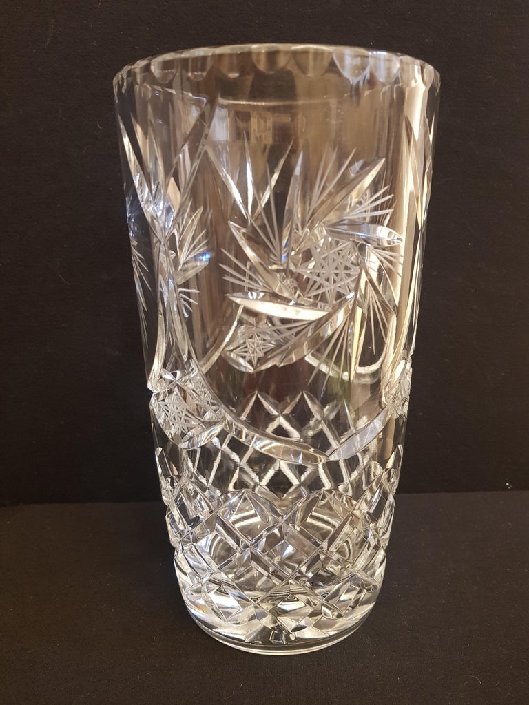 Beautiful vitange hand cut large crystal vase made in italy brilliant condition beautiful home decor.