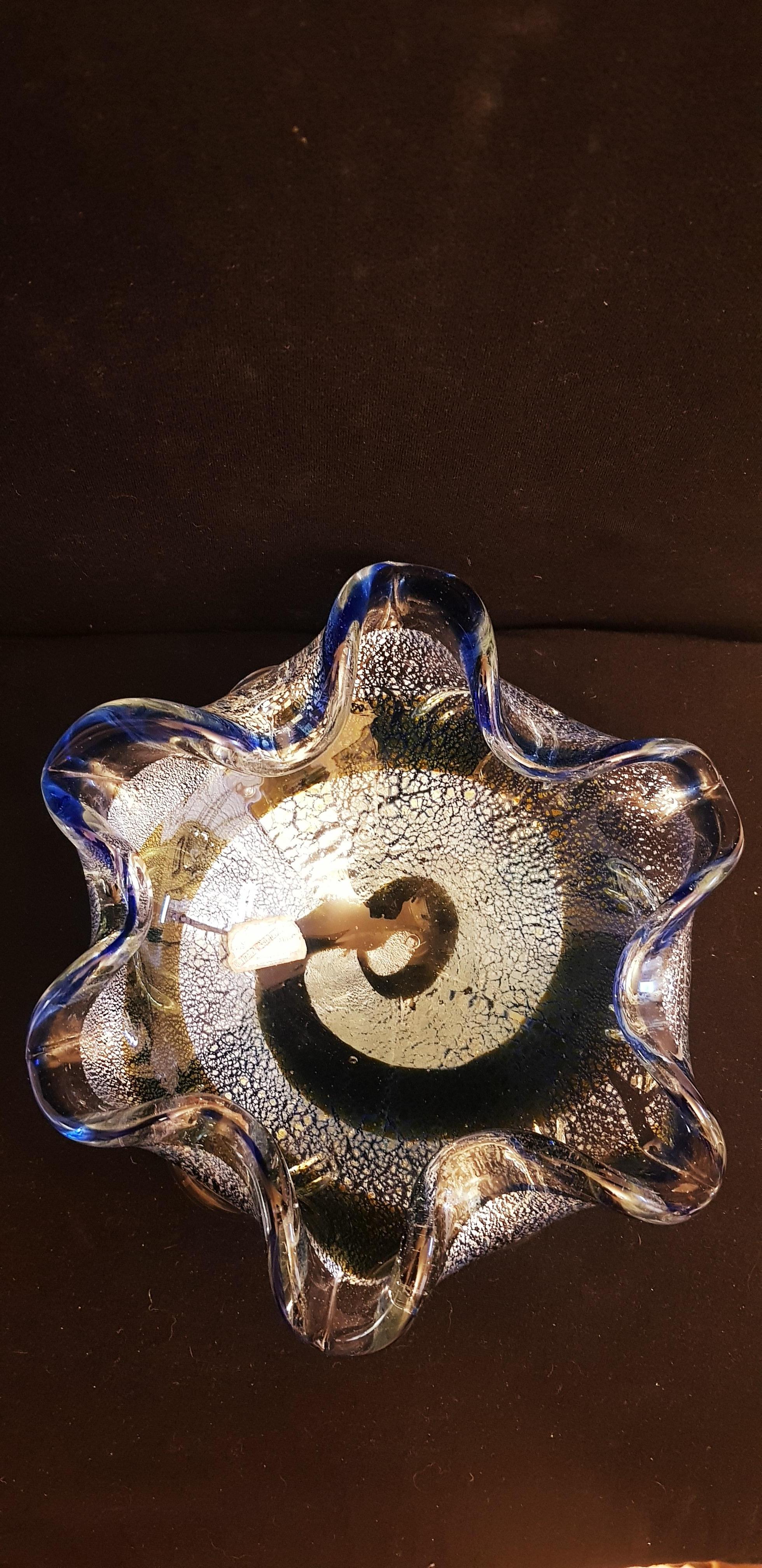 Hand-Crafted Vitange large Murano Glass Bowl with Gold and Silver Leaf For Sale