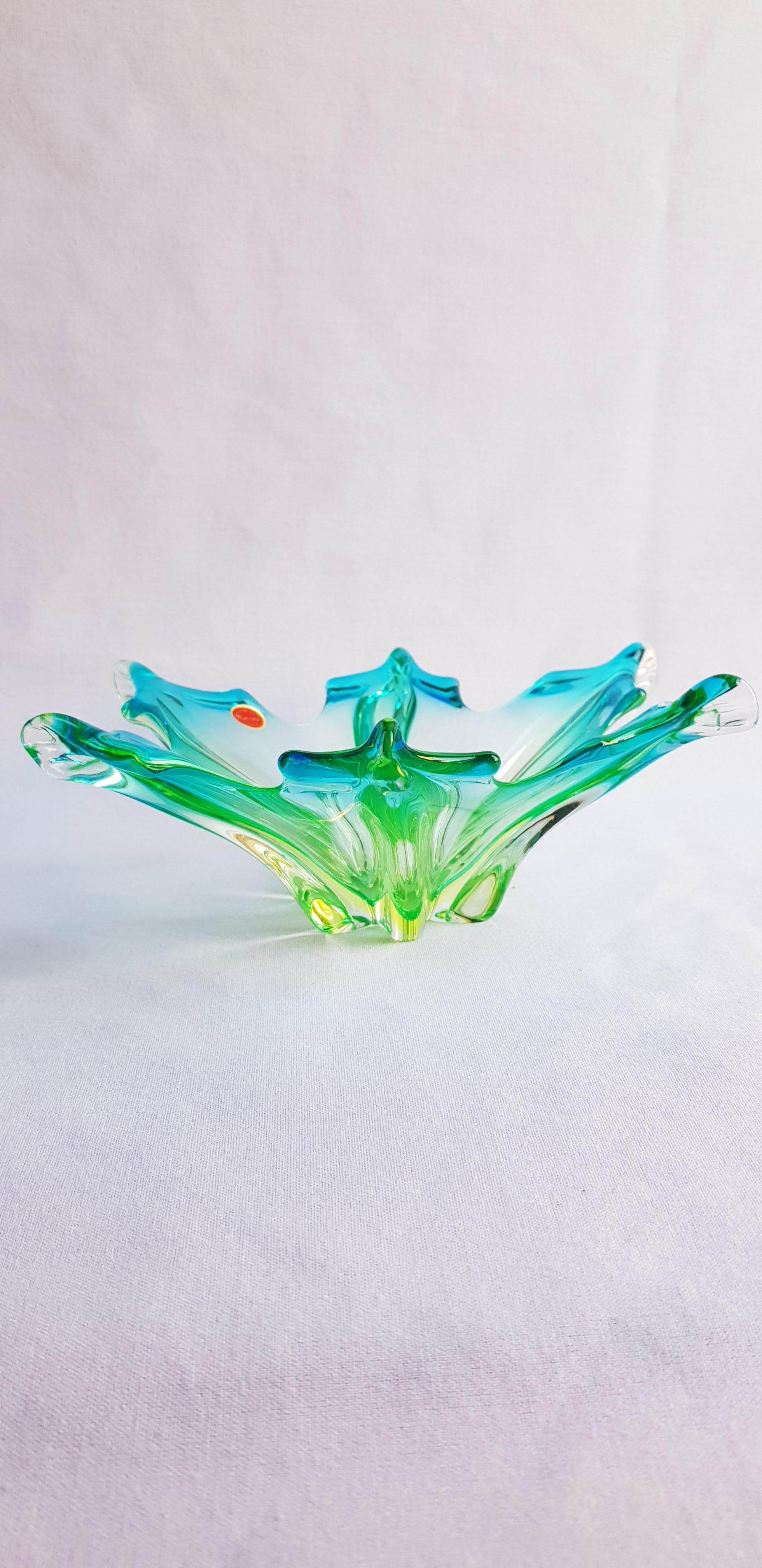 Art Nouveau Middle  of century Murano Glass Somerso Uranium Bowl For Sale