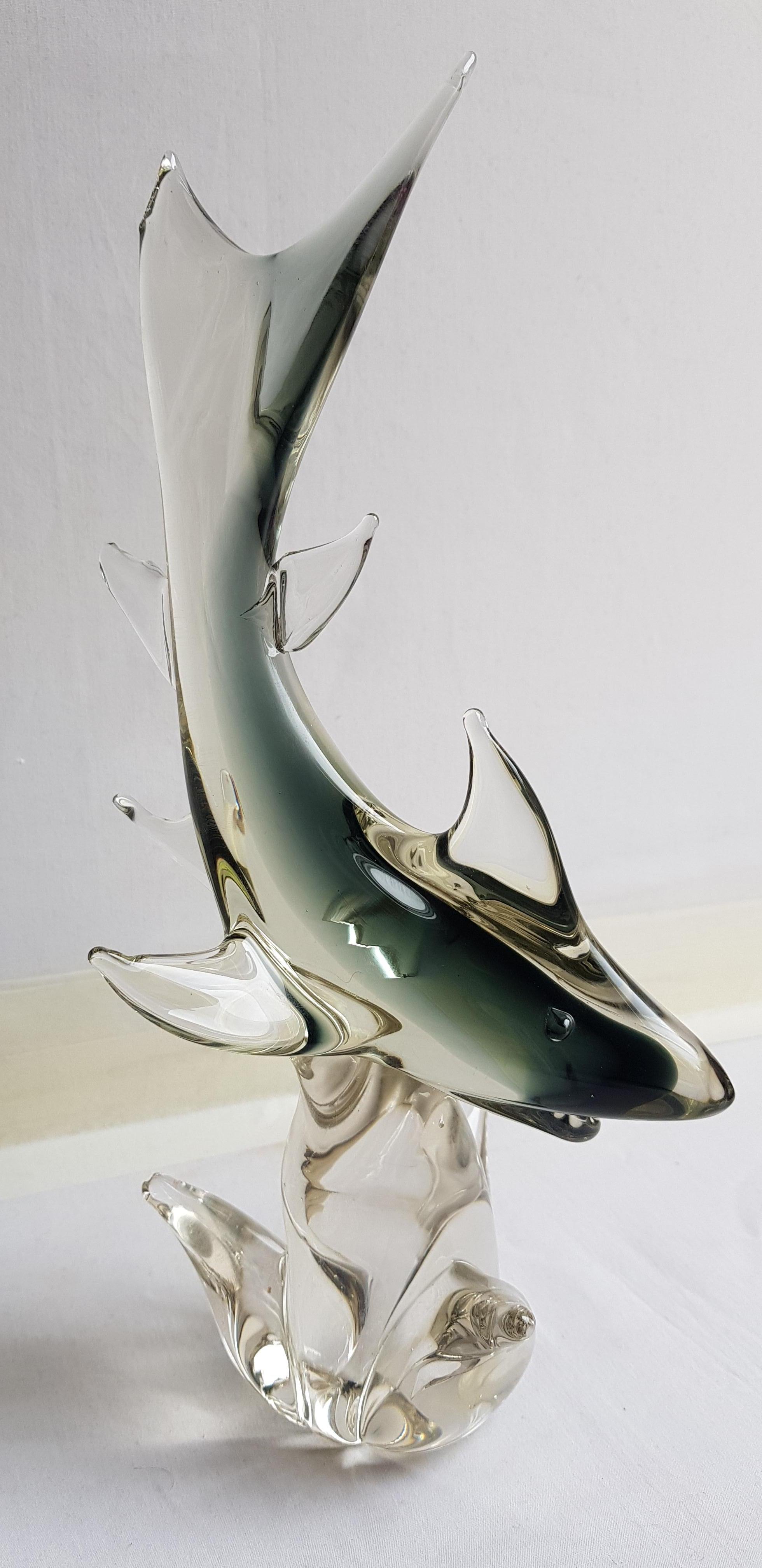 Beautiful vitange Murano glass sommerso shark made in Formia Vetri in years 1960-1970. In excellent condition.