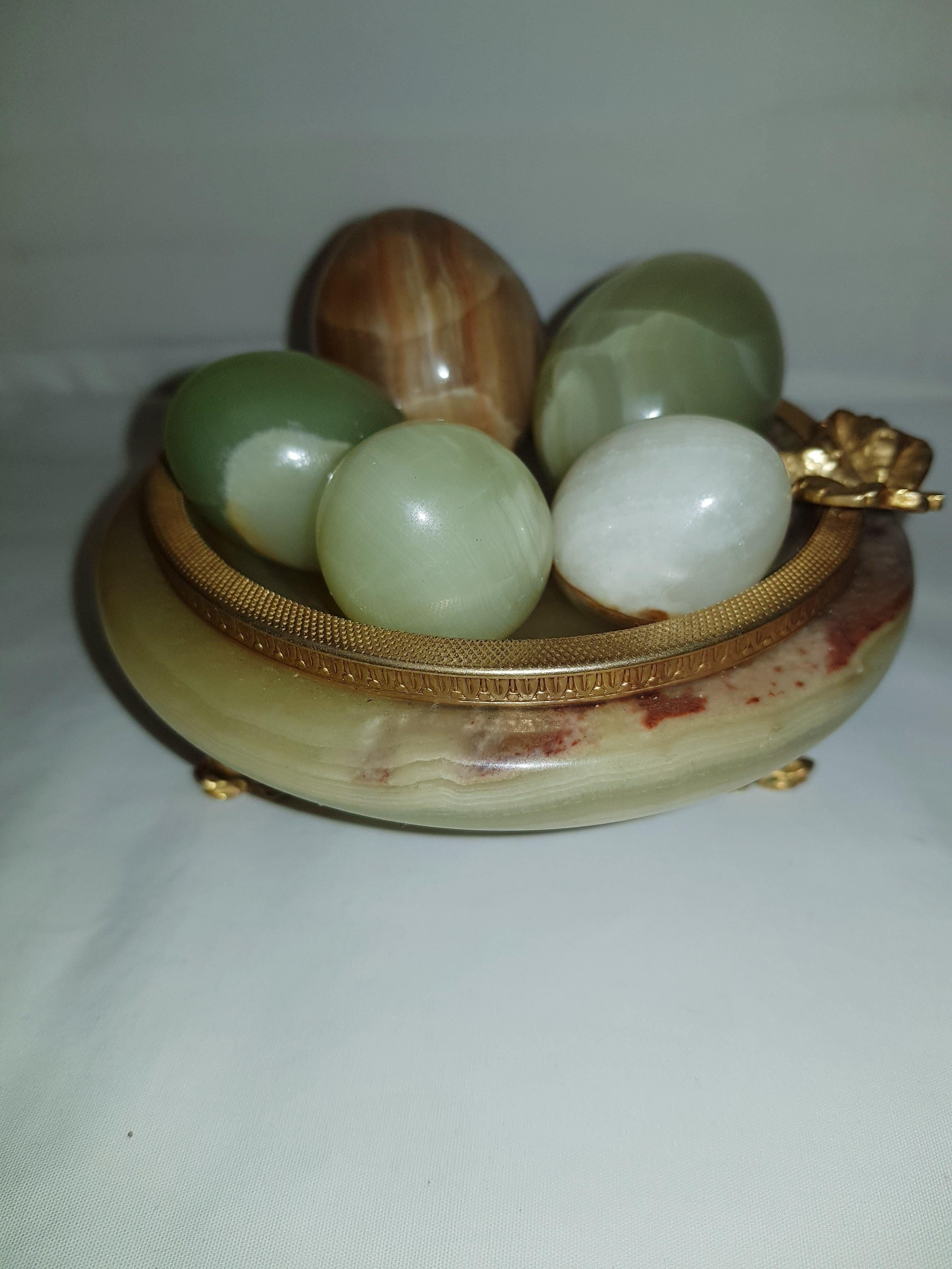Vitange Onix Stone Bowl and Eggs In Excellent Condition For Sale In Grantham, GB