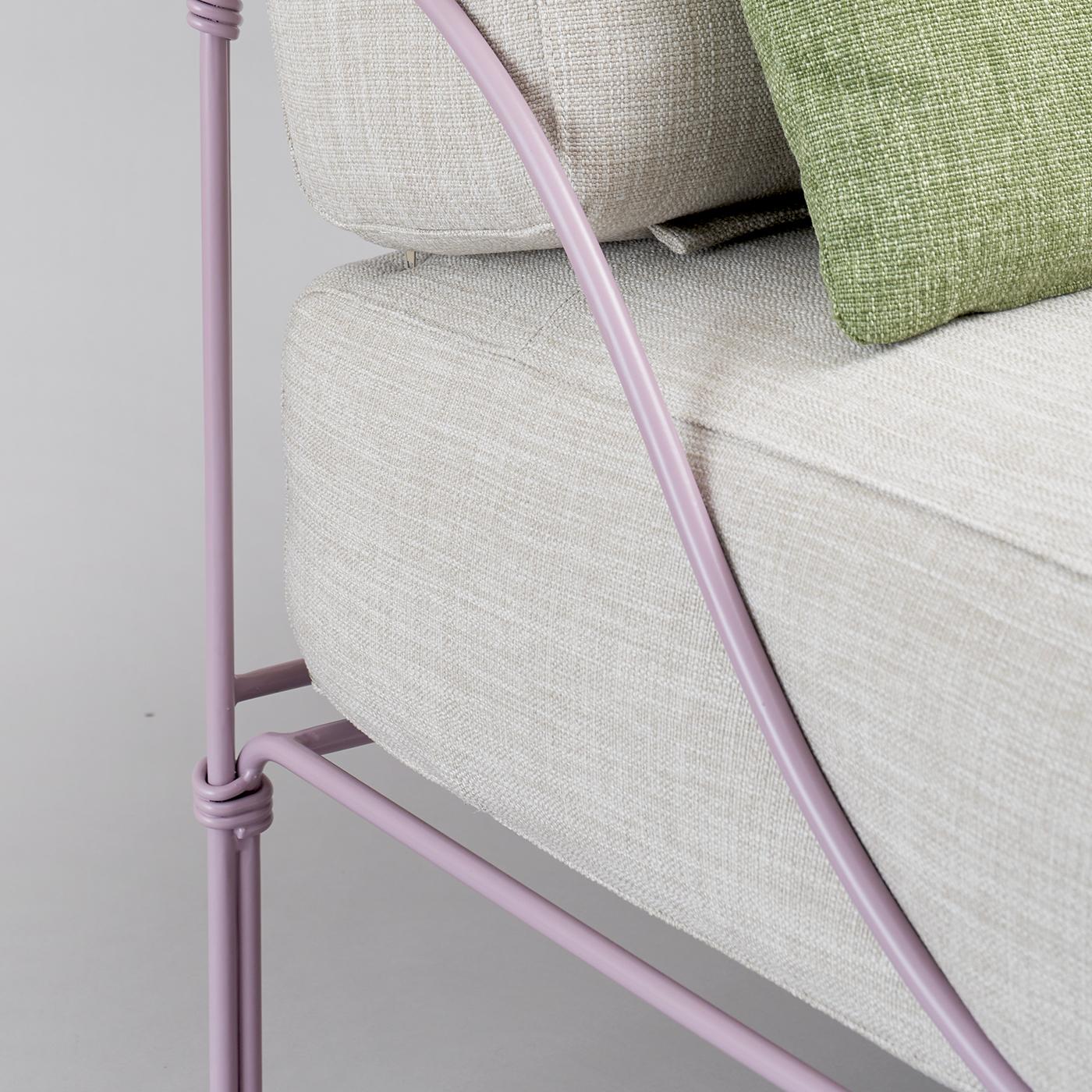 Lila und grauer Sessel von Ciarmroli Queda Studio aus Edelstahl von Vitis (Italienisch) im Angebot