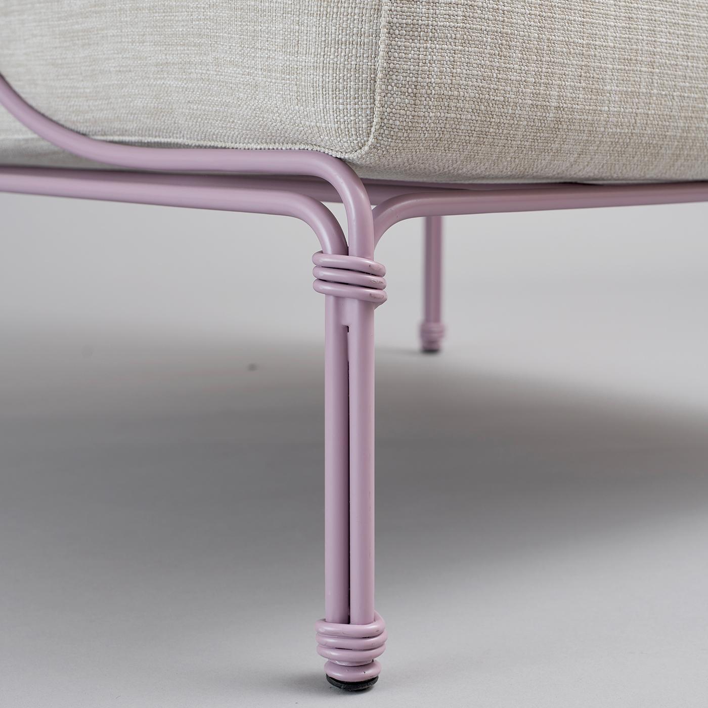 Lila und grauer Sessel von Ciarmroli Queda Studio aus Edelstahl von Vitis im Zustand „Neu“ im Angebot in Milan, IT