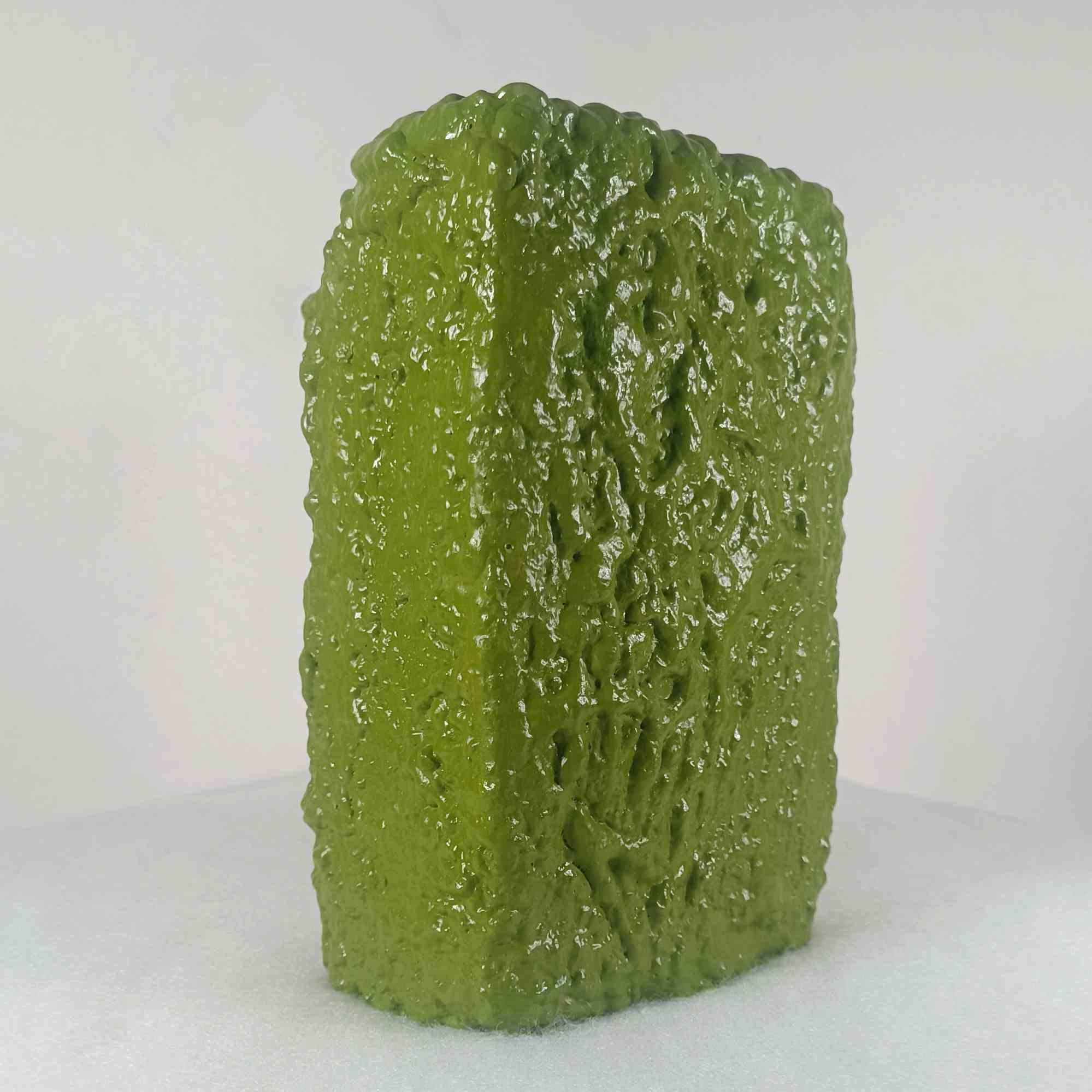 Work realized by Vito DiFilippo. Sculpture realized in mixed media. 

Excellent condition. 

At first glance, an apparent green block reveals a pink hole at its center, which, upon careful observation, is revealed to be a symbolic representation of