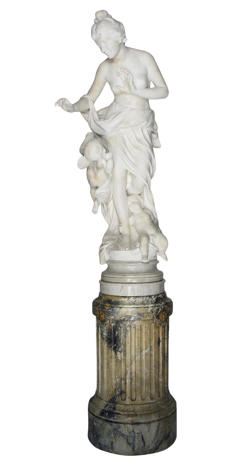 Escultura italiana de mármol de tamaño natural del siglo XIX-XX titulada 