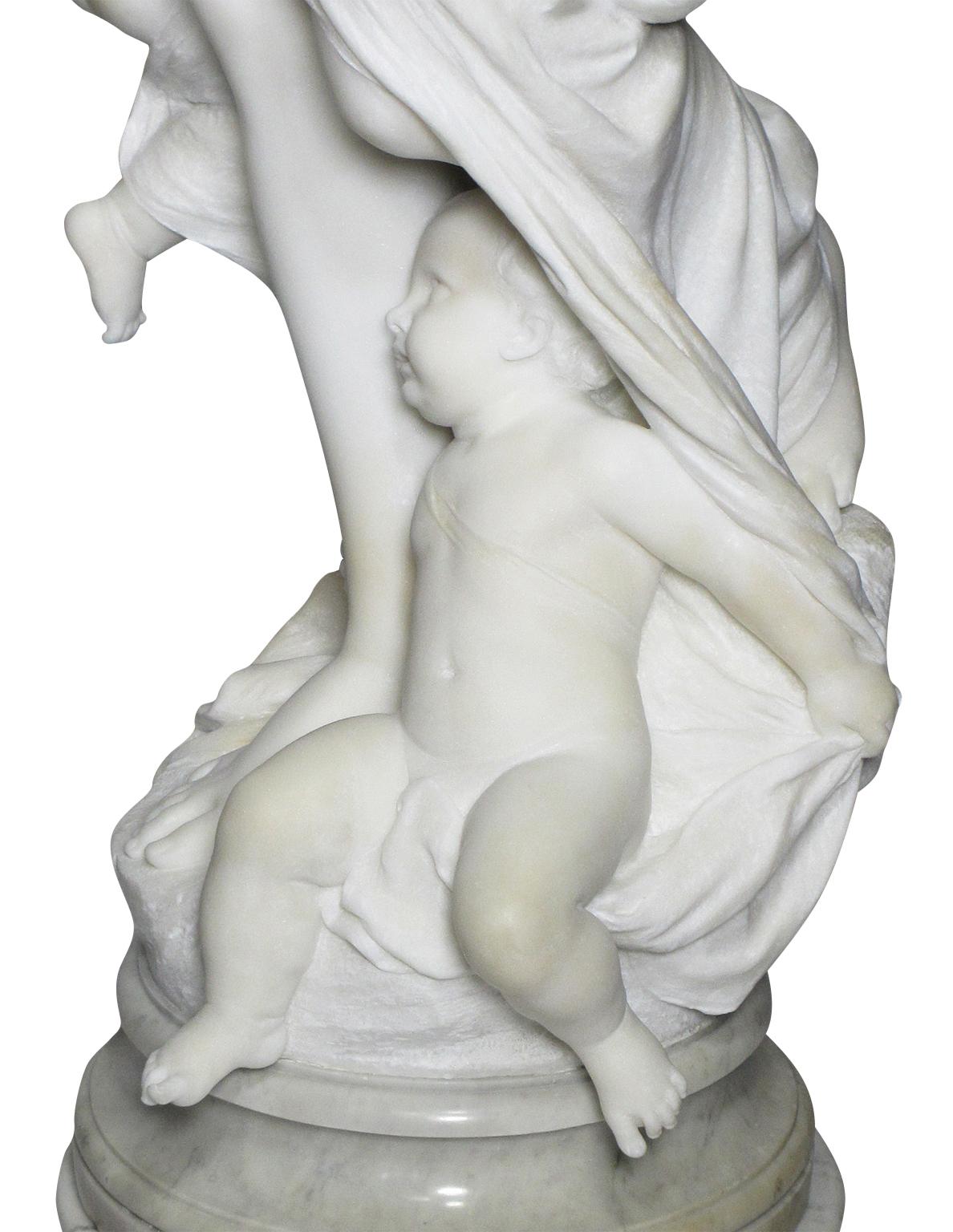 Escultura italiana de mármol de tamaño natural del siglo XIX-XX titulada 