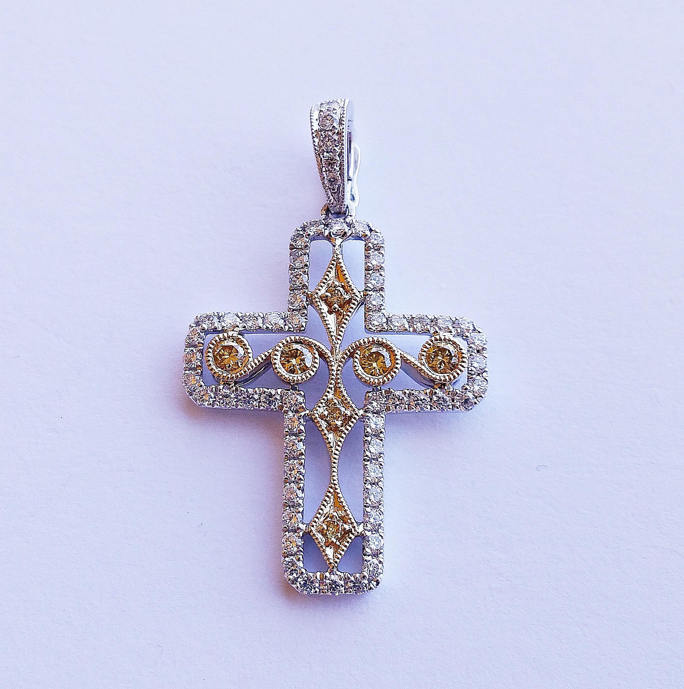 Ciondolo a croce con diamante in oro 18 carati Vitolo In condizioni Nuovo in vendita a Los Angeles, CA
