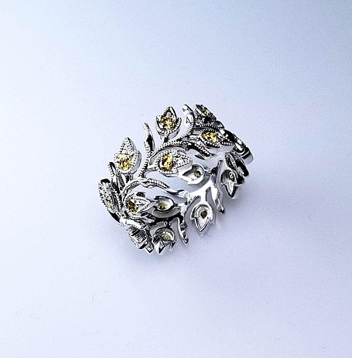 Vitolo 18 Karat Gold Diamond Leaf Ring For Sale 1