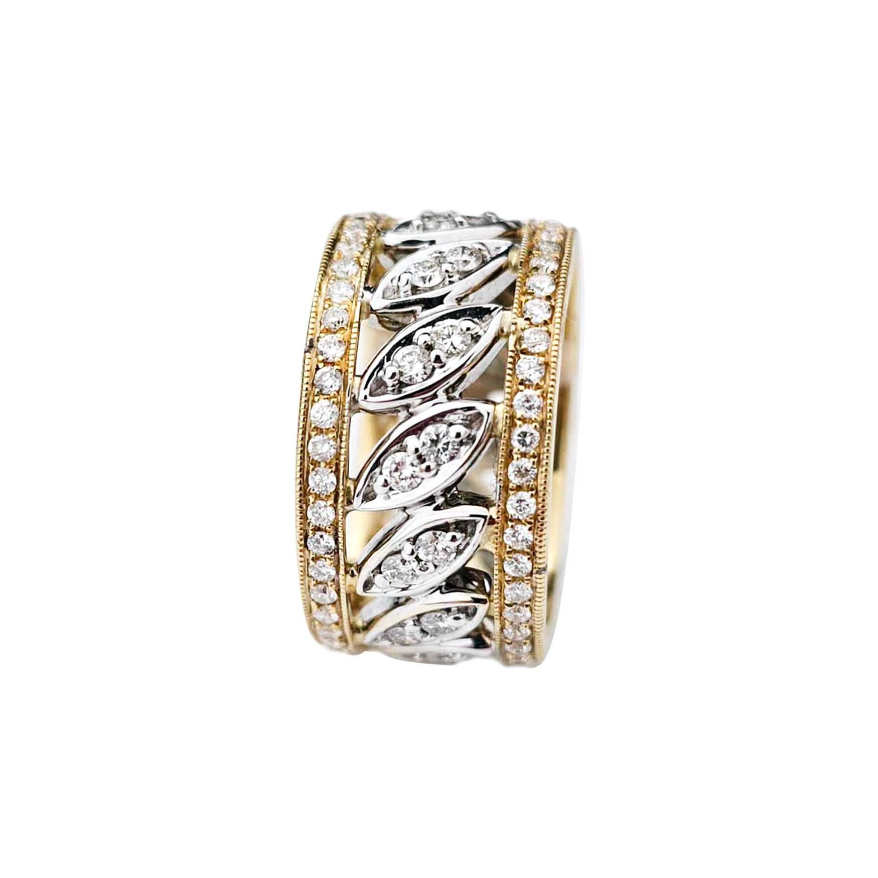 Round Cut Vitolo 18 Karat Gold Diamond Ring For Sale