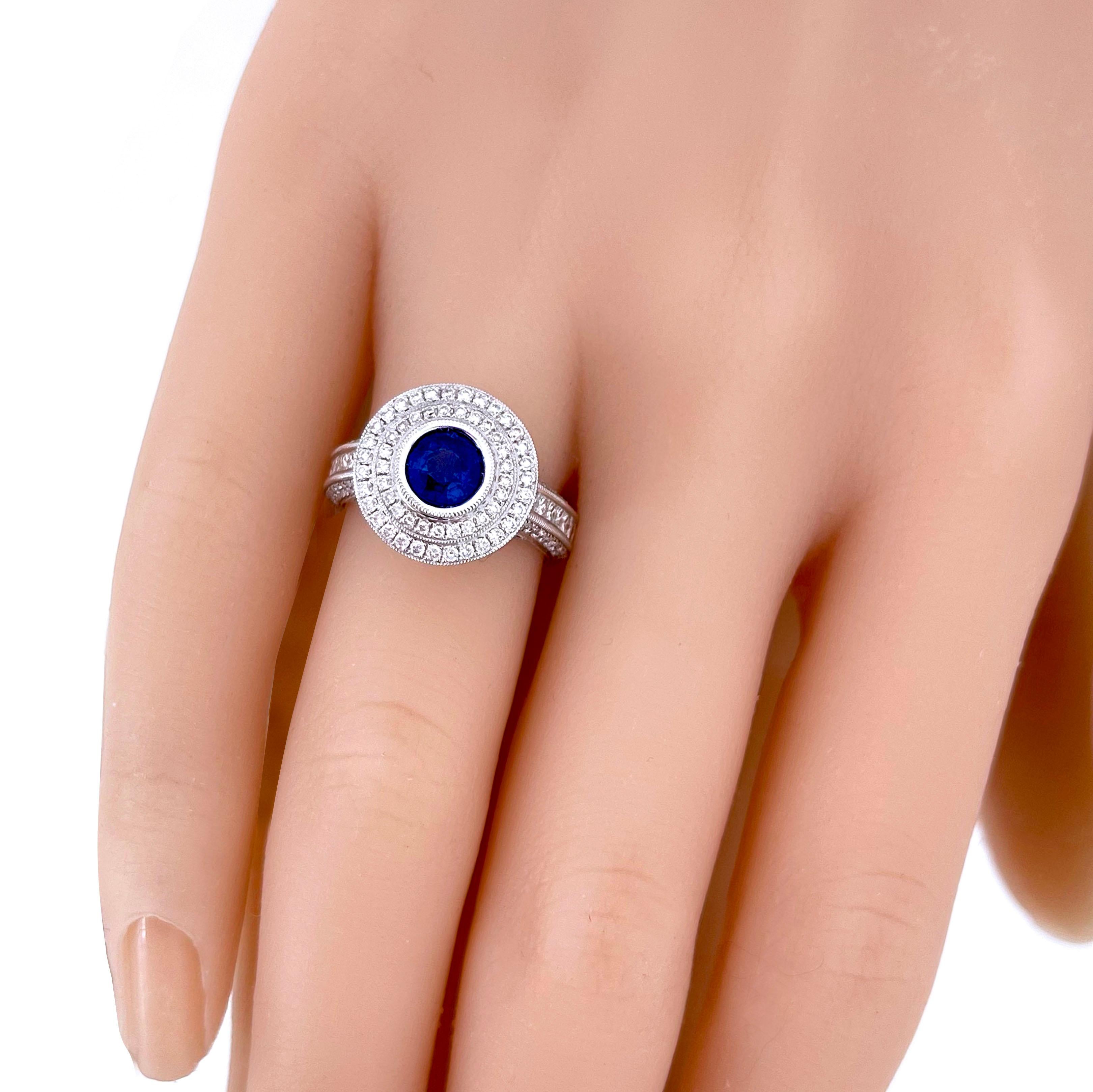Women's Vitolo 18 Karat Gold Diamond Ring with Blue Sapphire Center Stone For Sale