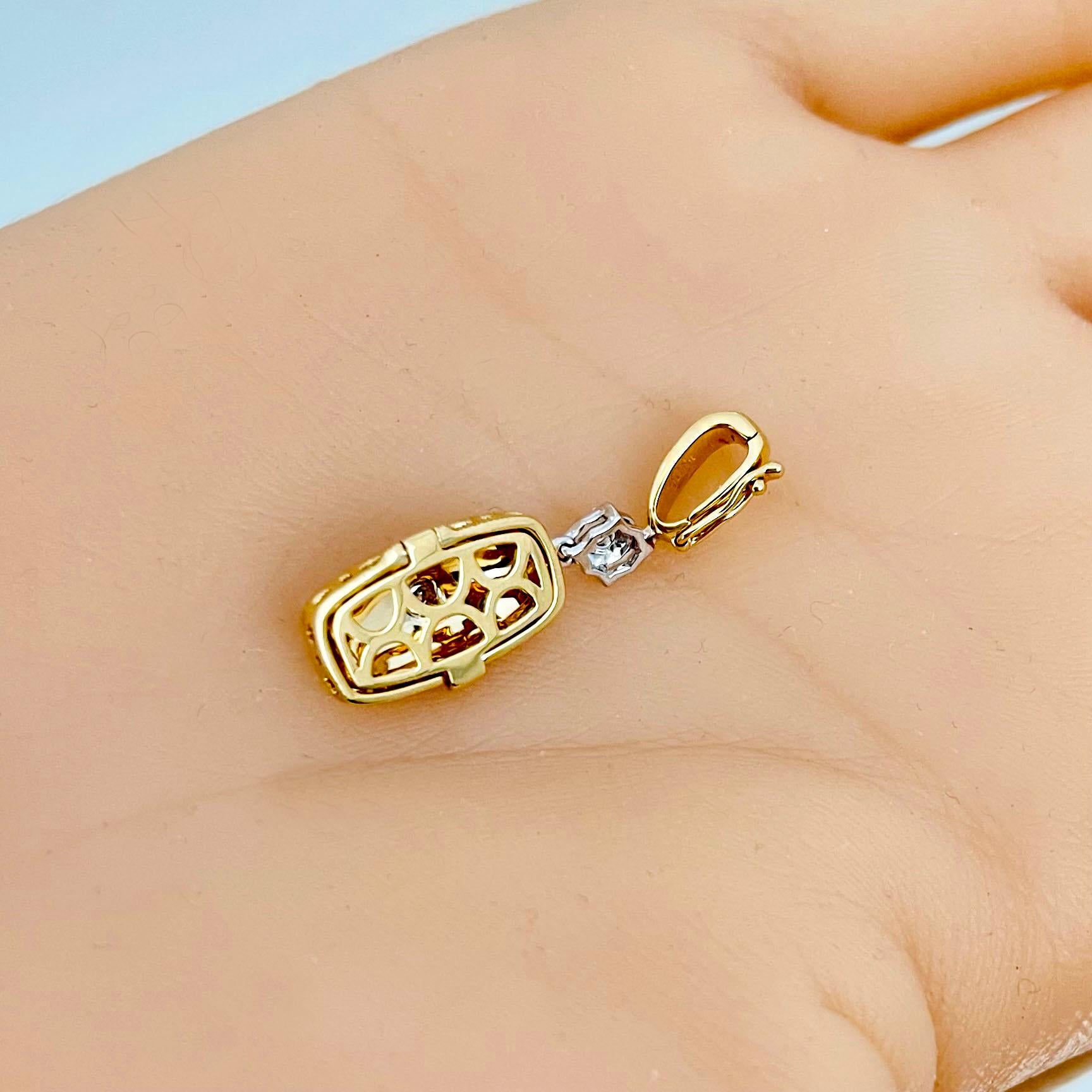 Vitolo, médaillon en or 18 carats et diamants de style étrusque en vente 1