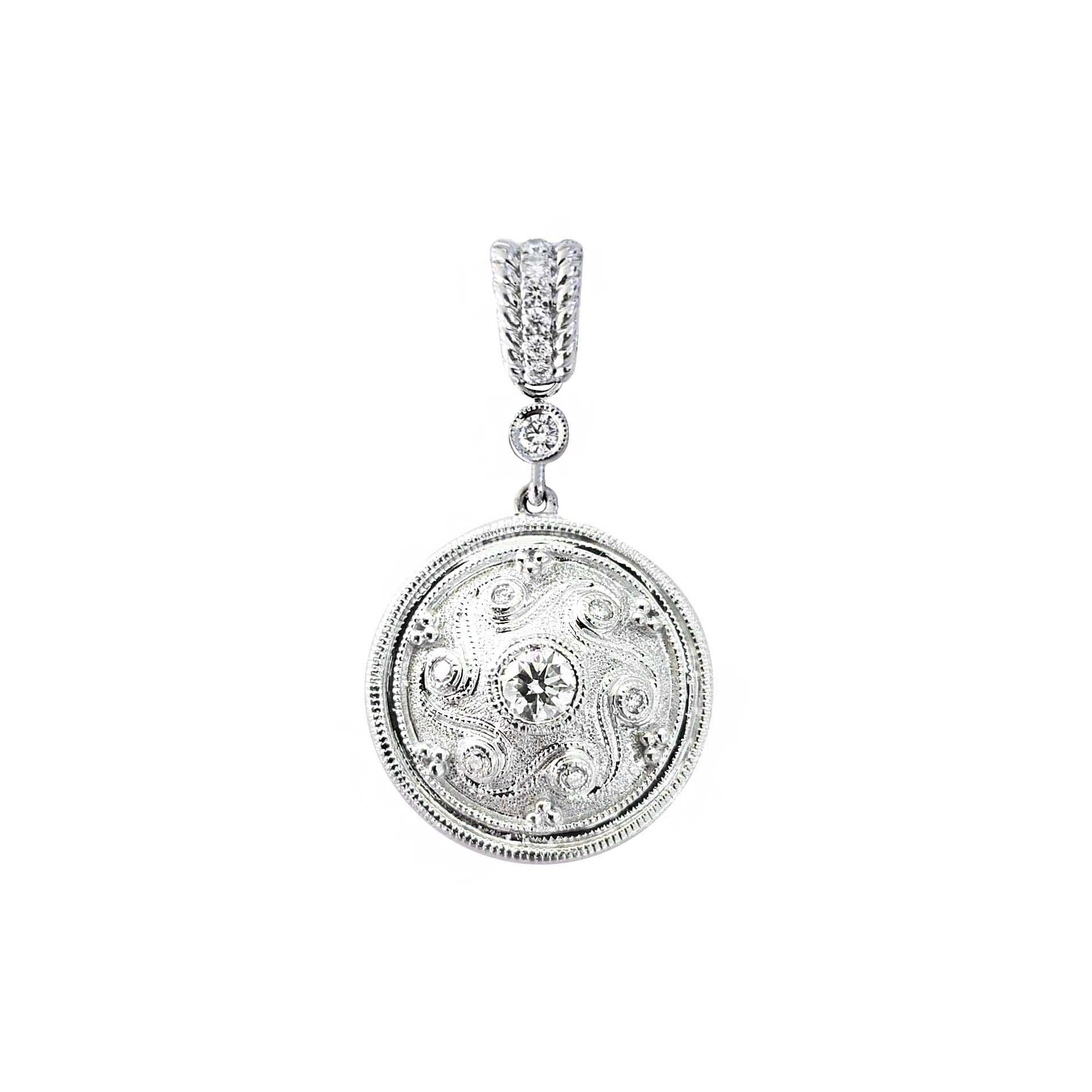Artigiano Ciondolo con diamante in stile etrusco in oro 18 carati di Vitolo in vendita