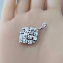 Ciondolo con diamante a motivo floreale in oro 18 carati Vitolo