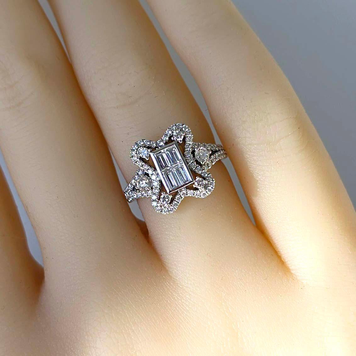 Anillo de Diamantes con Motivo Flor Vitolo de Oro de 18 Kilates en Nuevo estado para la venta en Los Angeles, CA