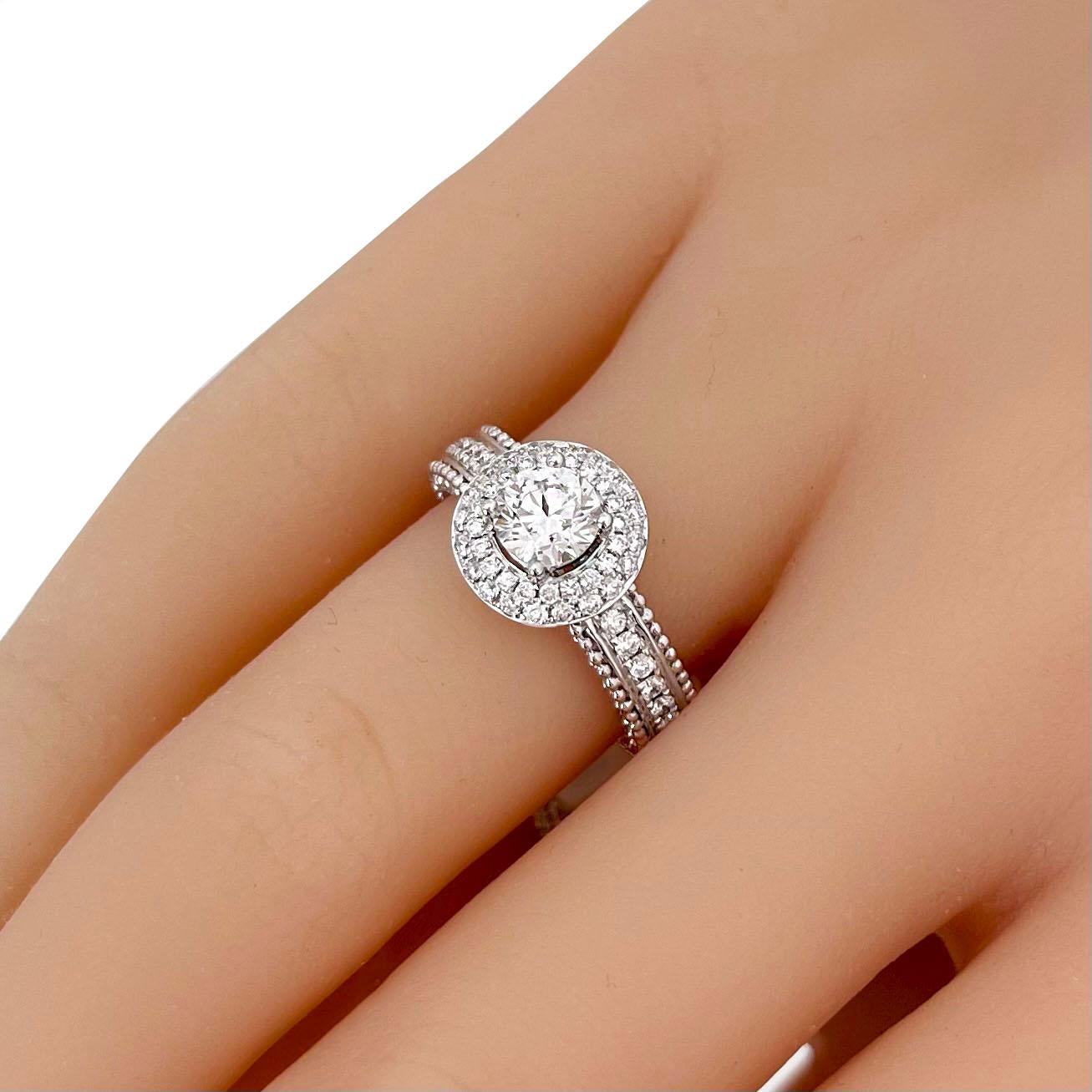 Anillo de compromiso con halo de diamantes en oro de 18 quilates Vitolo en Nuevo estado para la venta en Los Angeles, CA