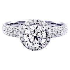 Vitolo 18 Karat Gold Halo Diamond Engagement Ring