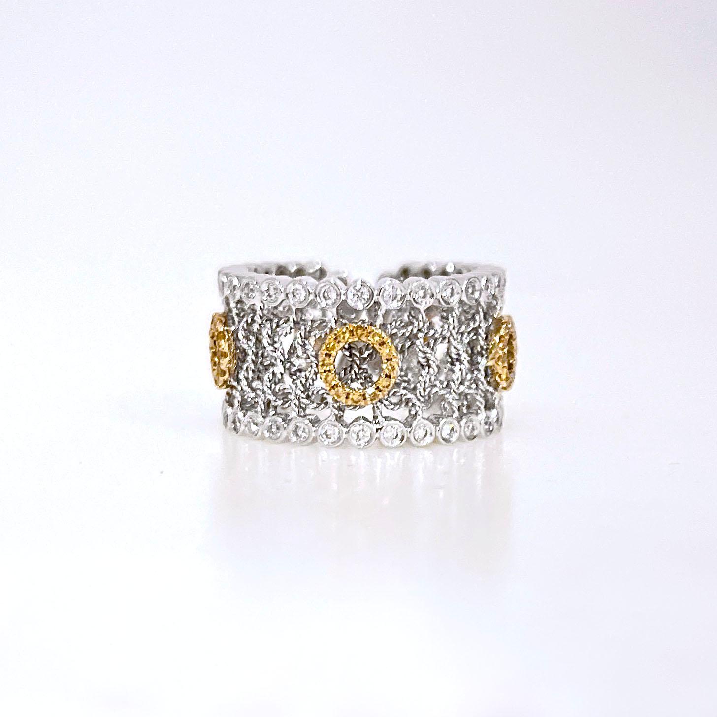Round Cut Vitolo 18 Karat Gold Handmade Gold Links Ring with White and Yellow Diamonds For Sale