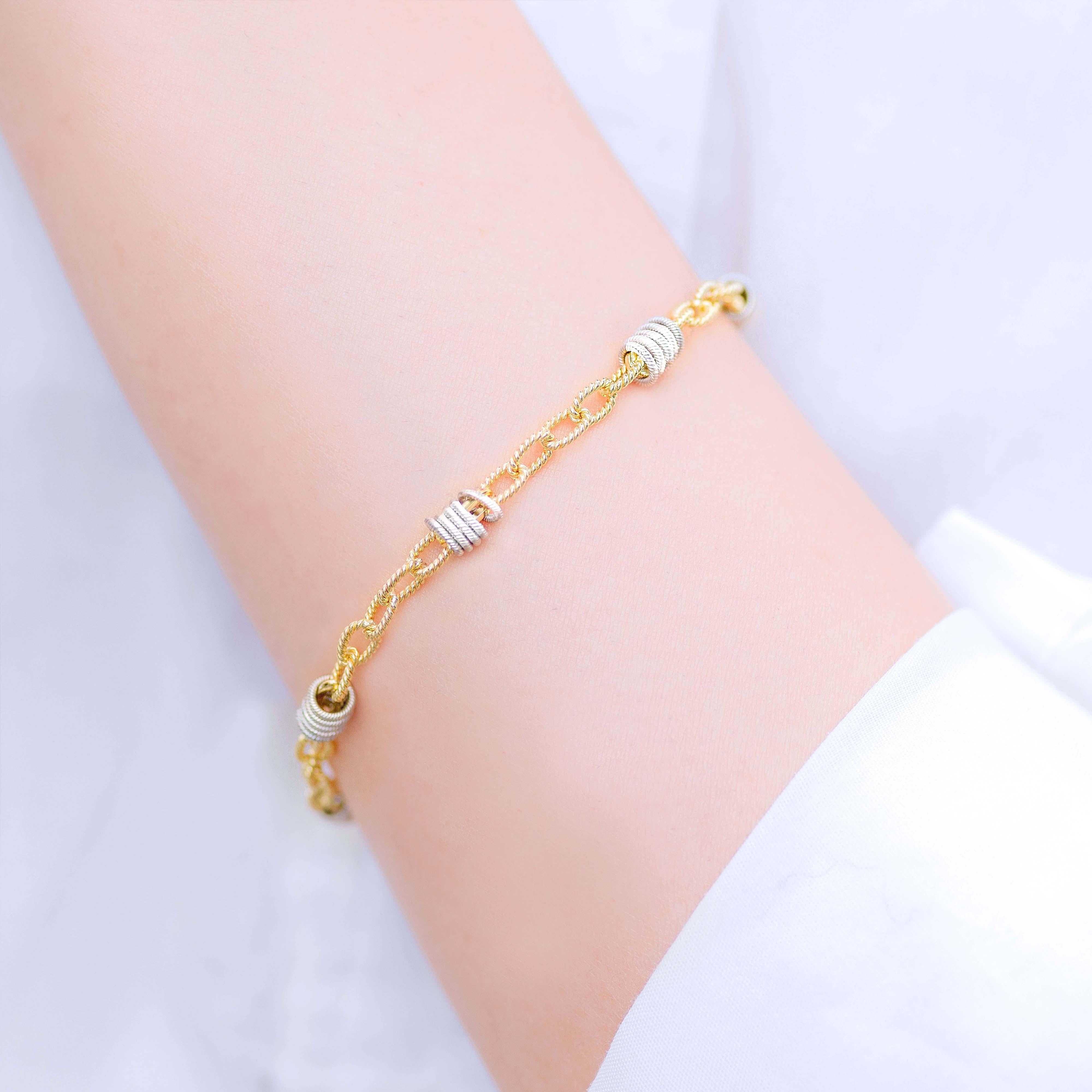 Artisan Vitolo 18 Karat Gold Handmade Link Bracelet with Diamond Rondelles For Sale