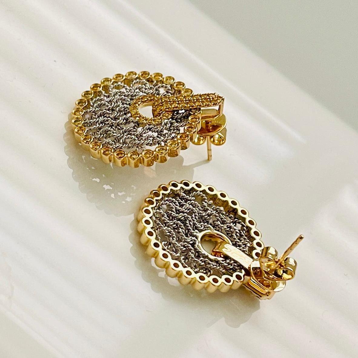 Artisan Vitolo 18 Karat Gold Handmade Mesh Earrings with Yellow Diamonds For Sale