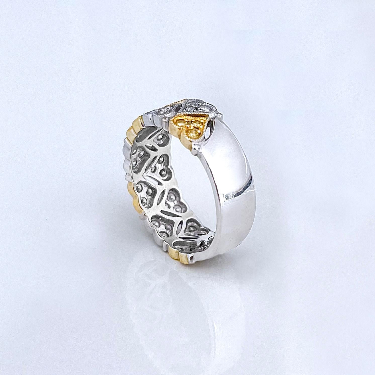 Taglio rotondo Anello Vitolo con cuore e diamante in oro 18 carati in vendita