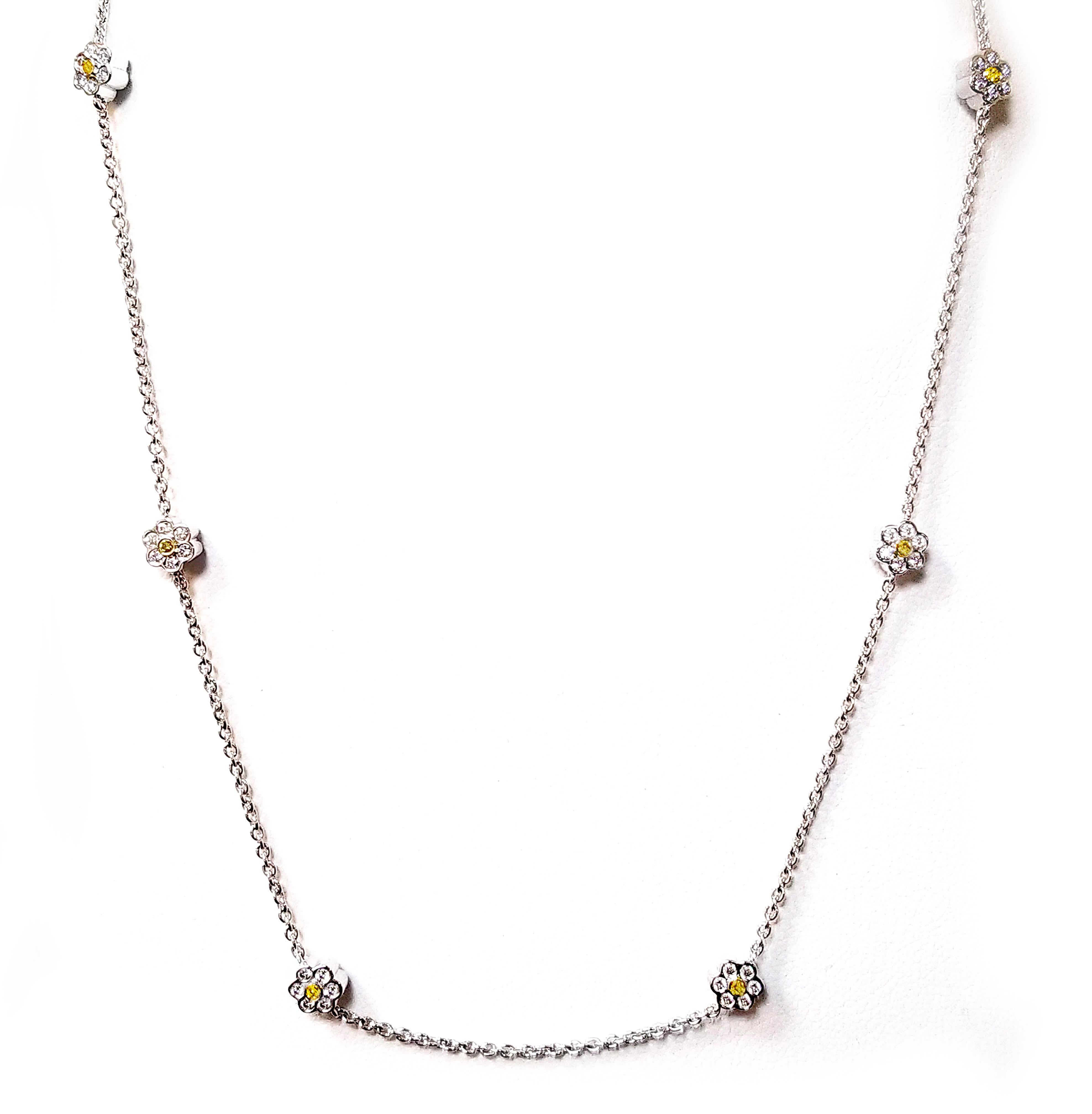 Artisan Vitolo 18 Karat Gold Necklace with Flower Diamond Bezels For Sale