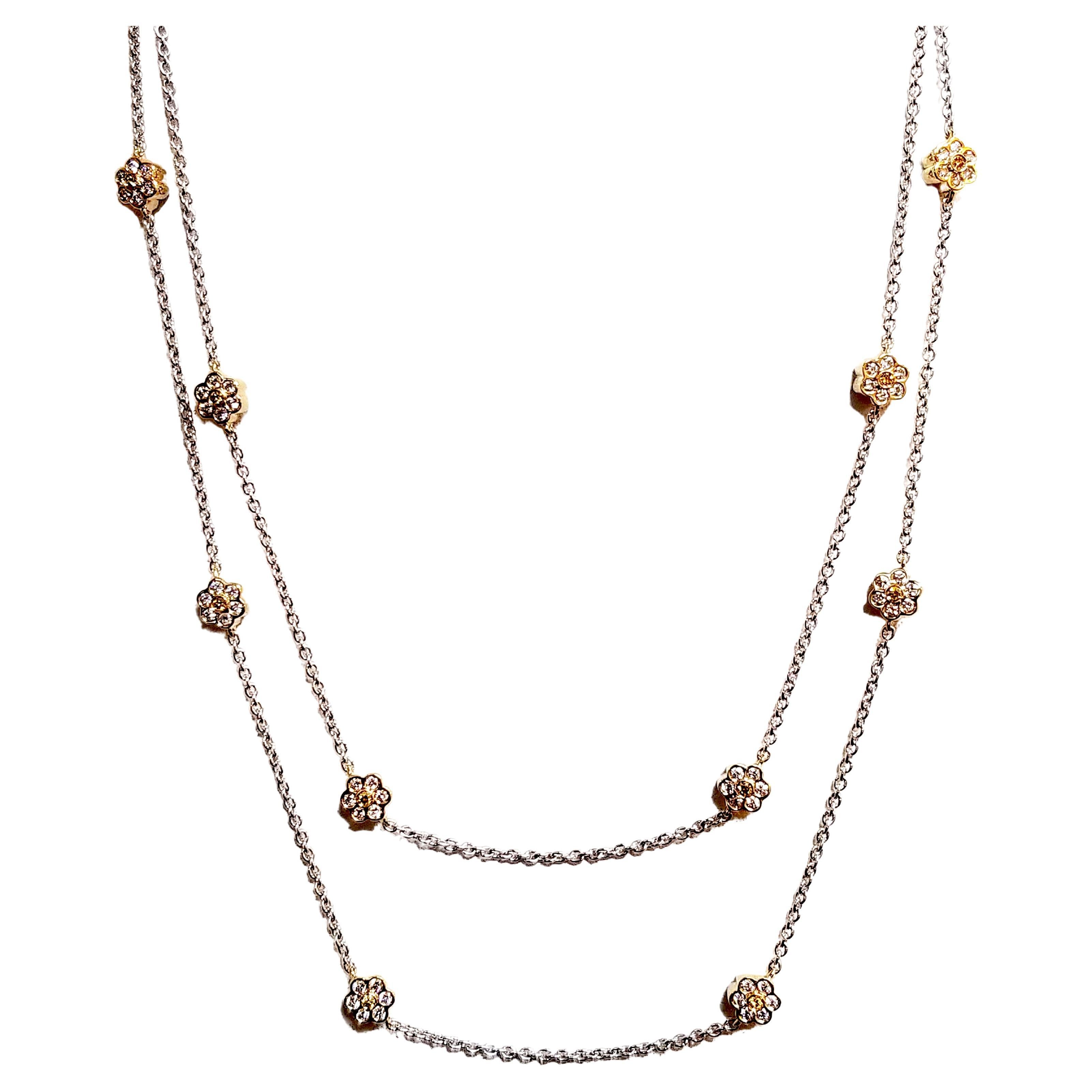 Vitolo 18 Karat Gold Necklace with Flower Diamond Bezels For Sale