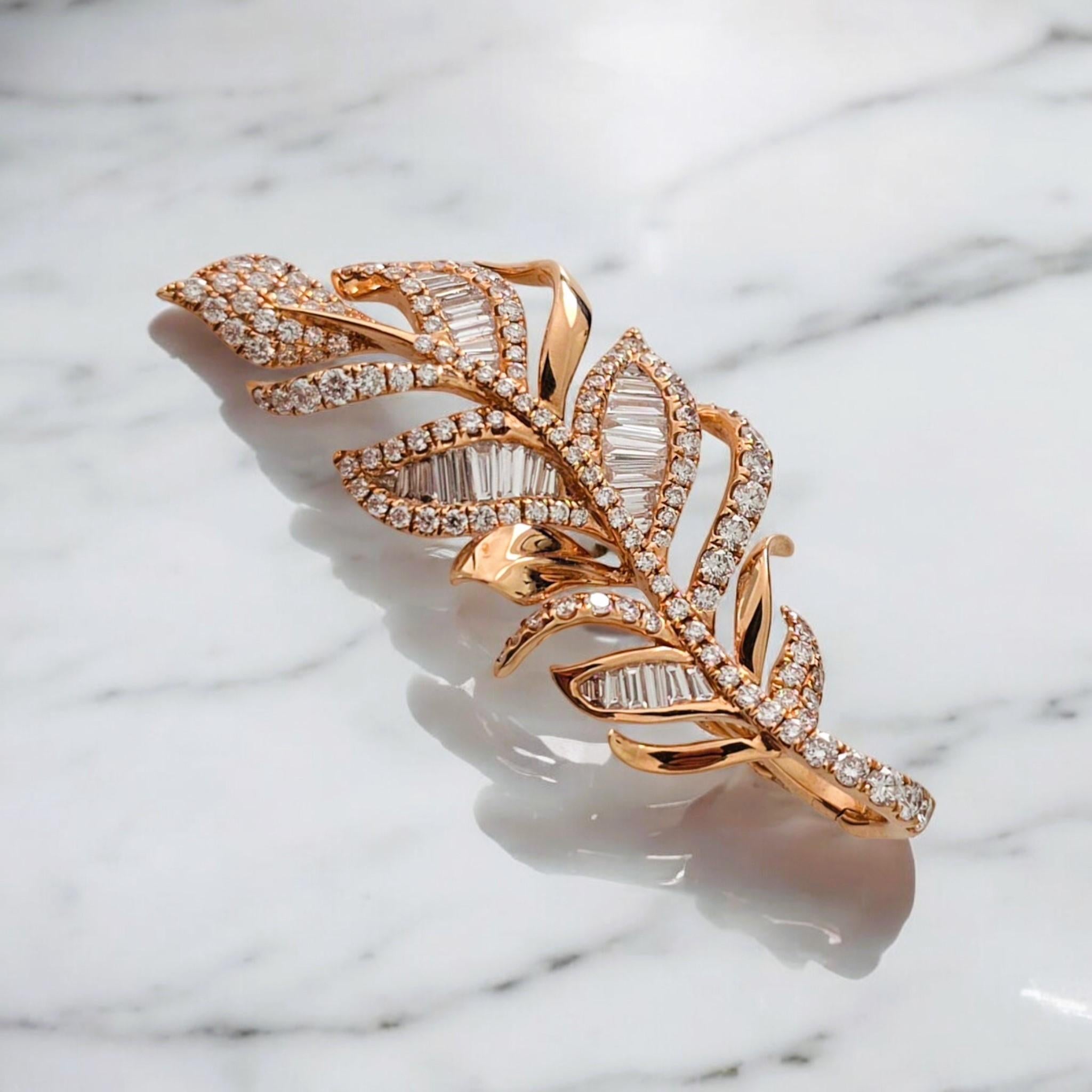 Taglio baguette Ciondolo con diamante a motivo di foglie in oro rosa 18 carati di Vitolo in vendita