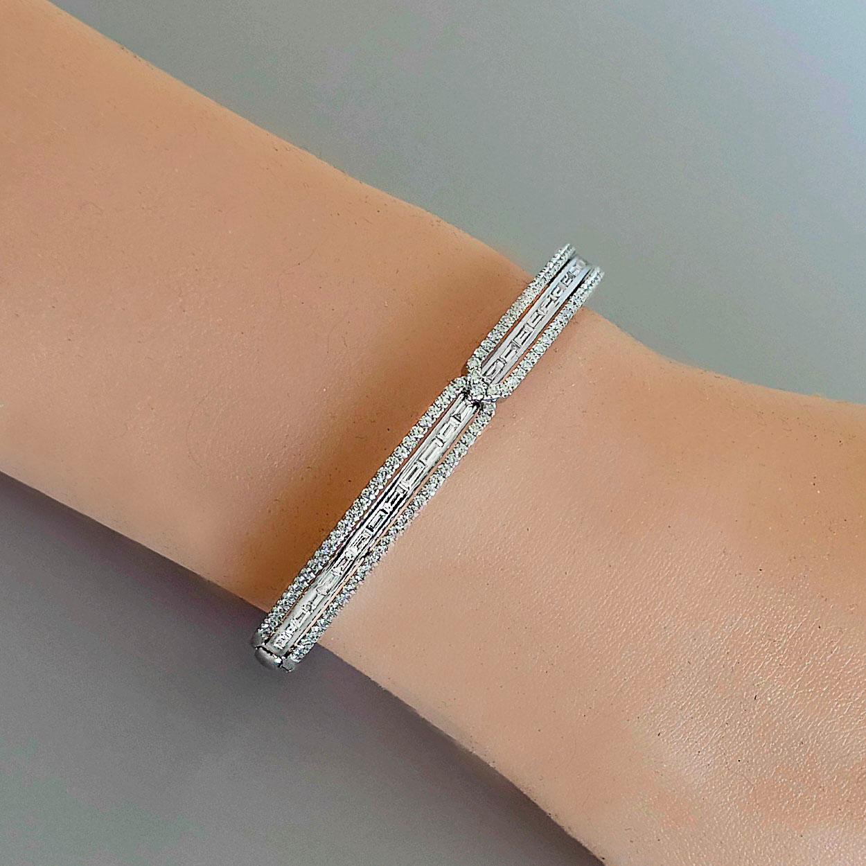Bracciale con diamanti in oro bianco 18 carati Vitolo In condizioni Nuovo in vendita a Los Angeles, CA