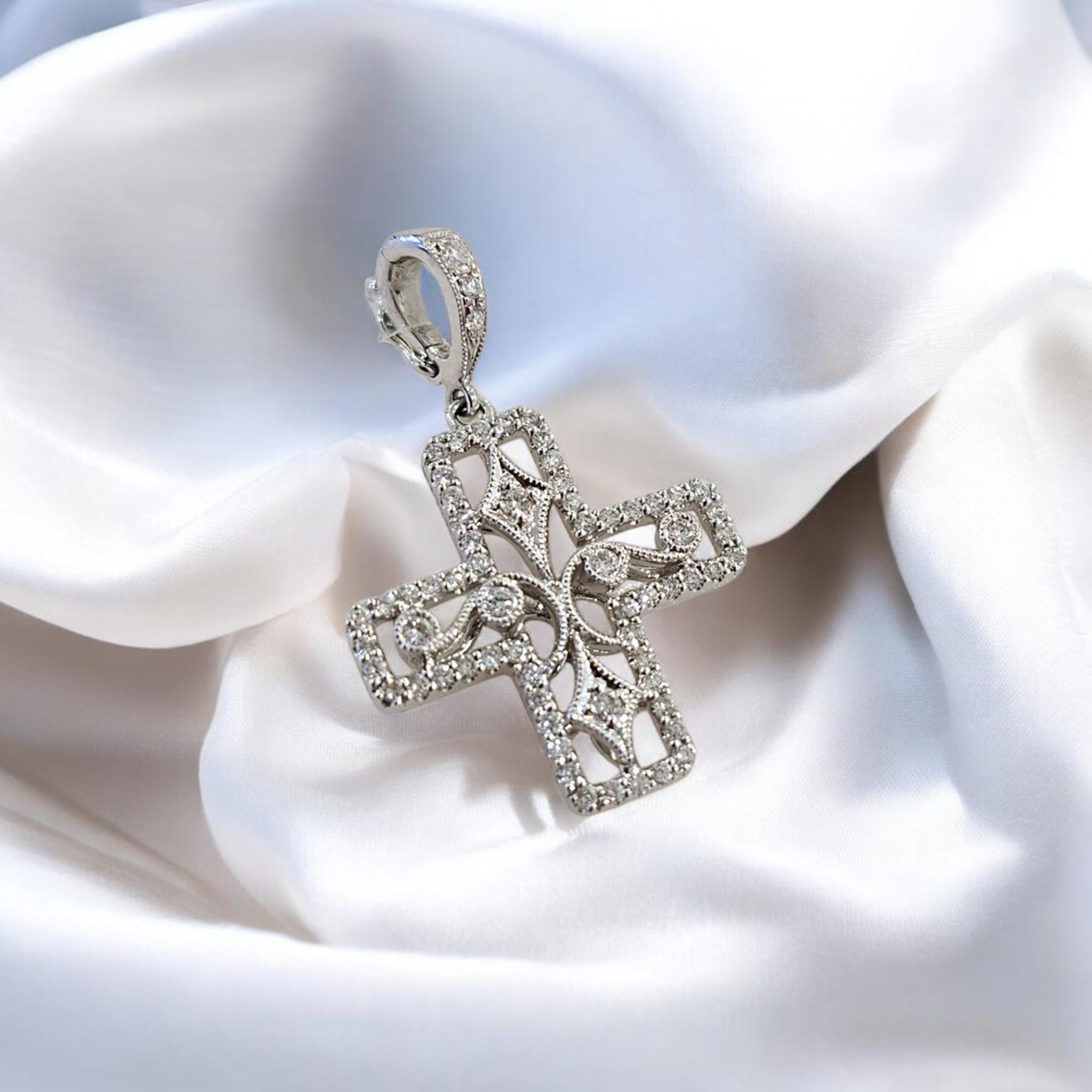 Artigiano Ciondolo a forma di croce con diamante in oro bianco 18 carati di Vitolo in vendita