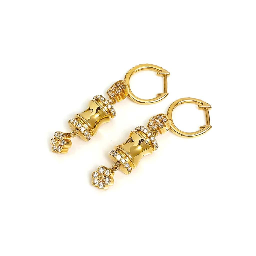 Artigiano Vitolo - Orecchini a goccia in oro giallo 18 carati con bambù e fiori di diamanti in vendita