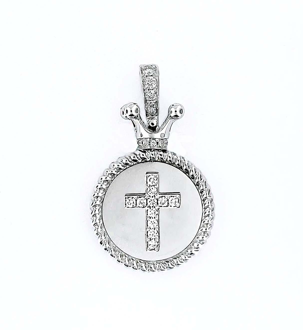 Prodotto dal pluripremiato designer italiano Stefano Vitolo. Stefano crea gioielli artigianali su misura, unici nel loro genere, con pietre preziose eccellenti, in una vera e propria artigianalità italiana d'altri tempi.
Questo pendente artigianale