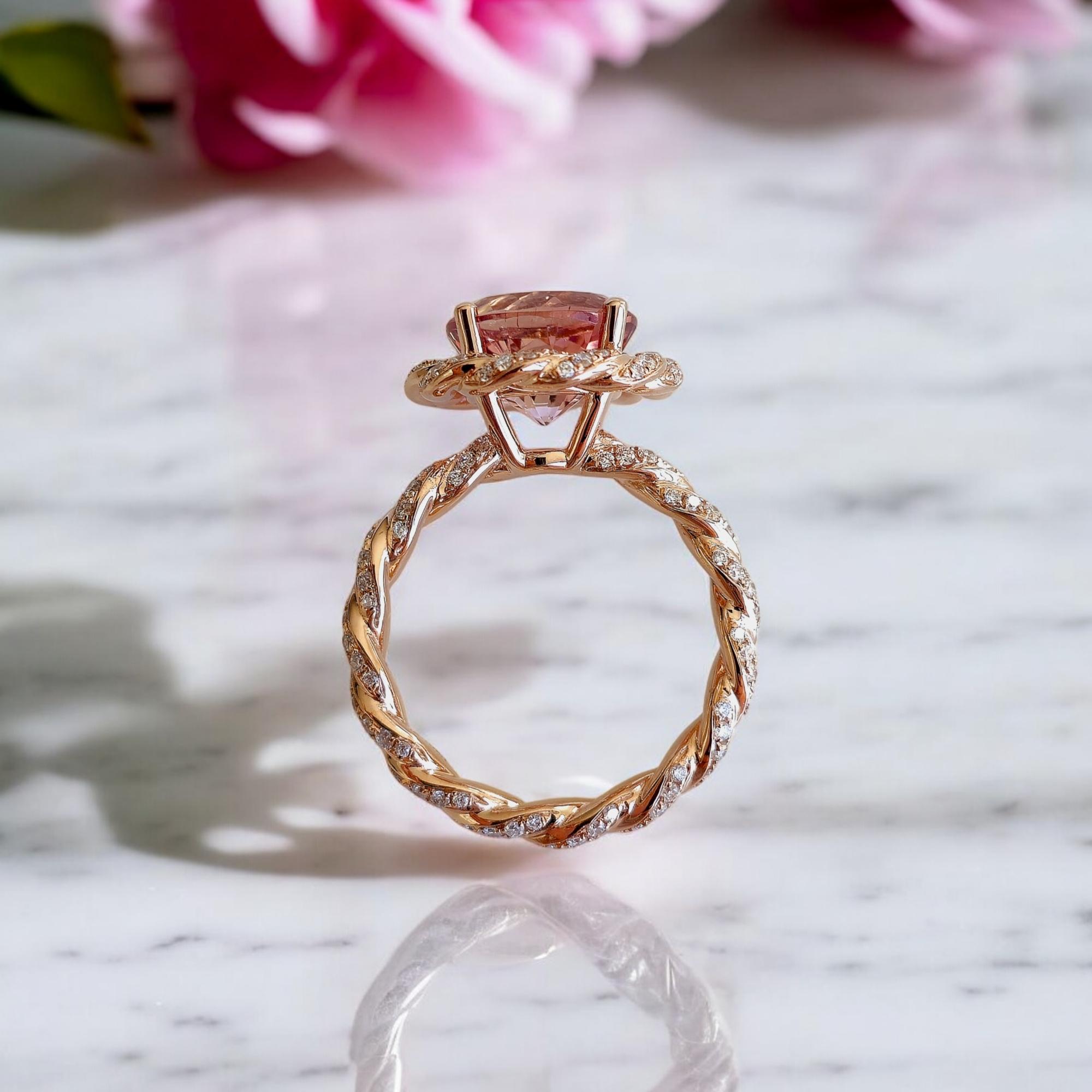 Vitolo, bague à tige torsadée en or rose 18 carats, pierre centrale en Morganite et diamant serti Neuf - En vente à Los Angeles, CA