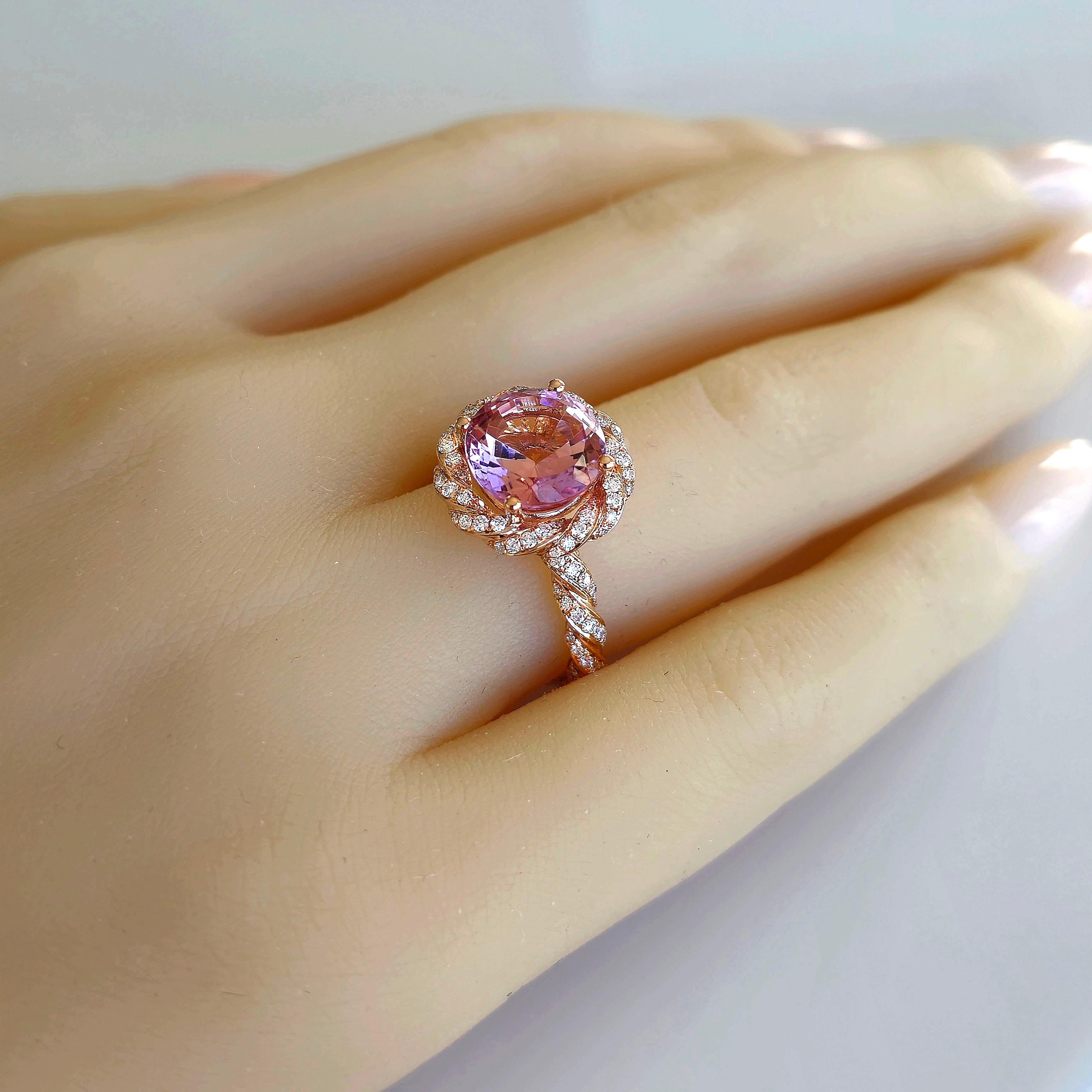 Vitolo, bague à tige torsadée en or rose 18 carats, pierre centrale en Morganite et diamant serti en vente 2