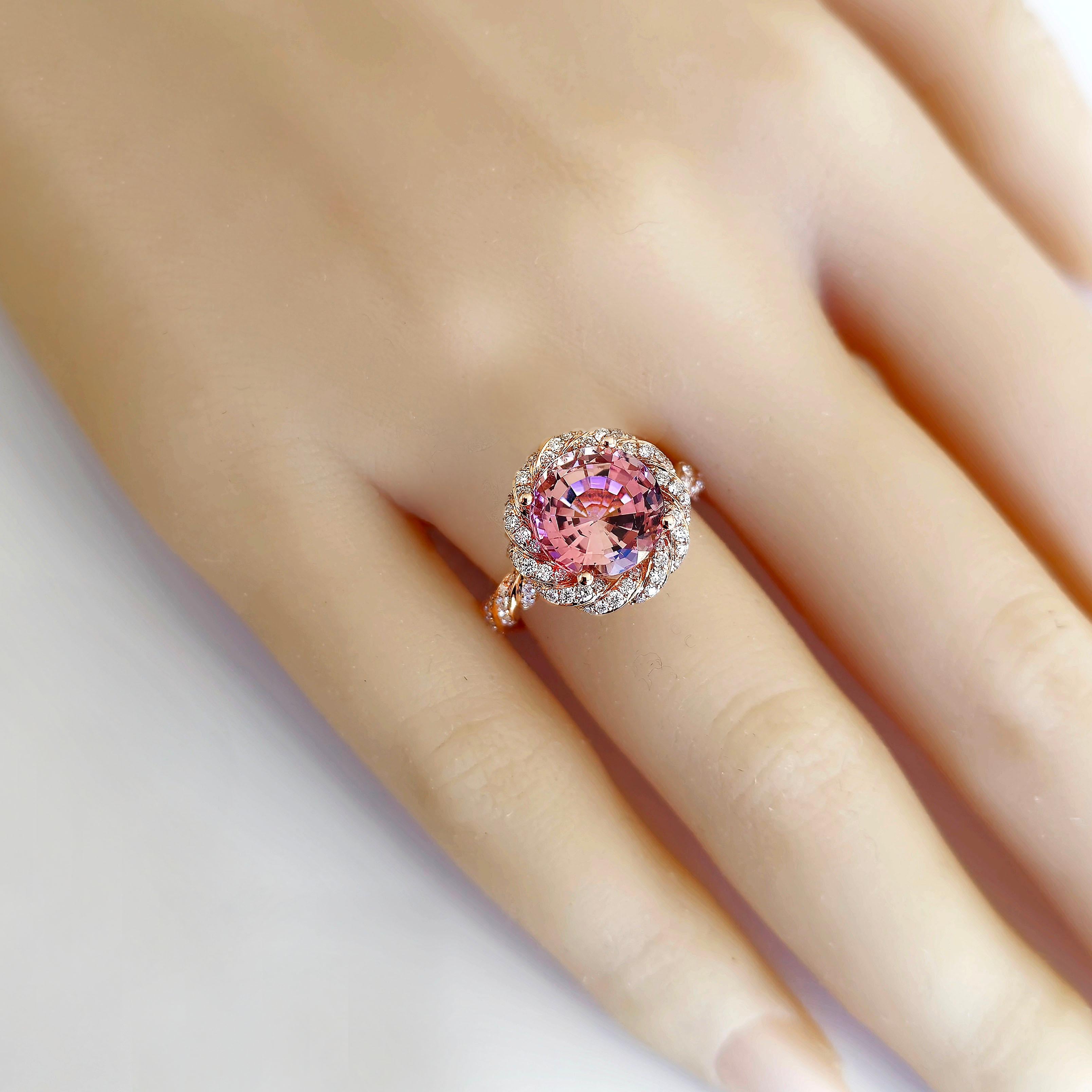 Vitolo, bague à tige torsadée en or rose 18 carats, pierre centrale en Morganite et diamant serti en vente 3