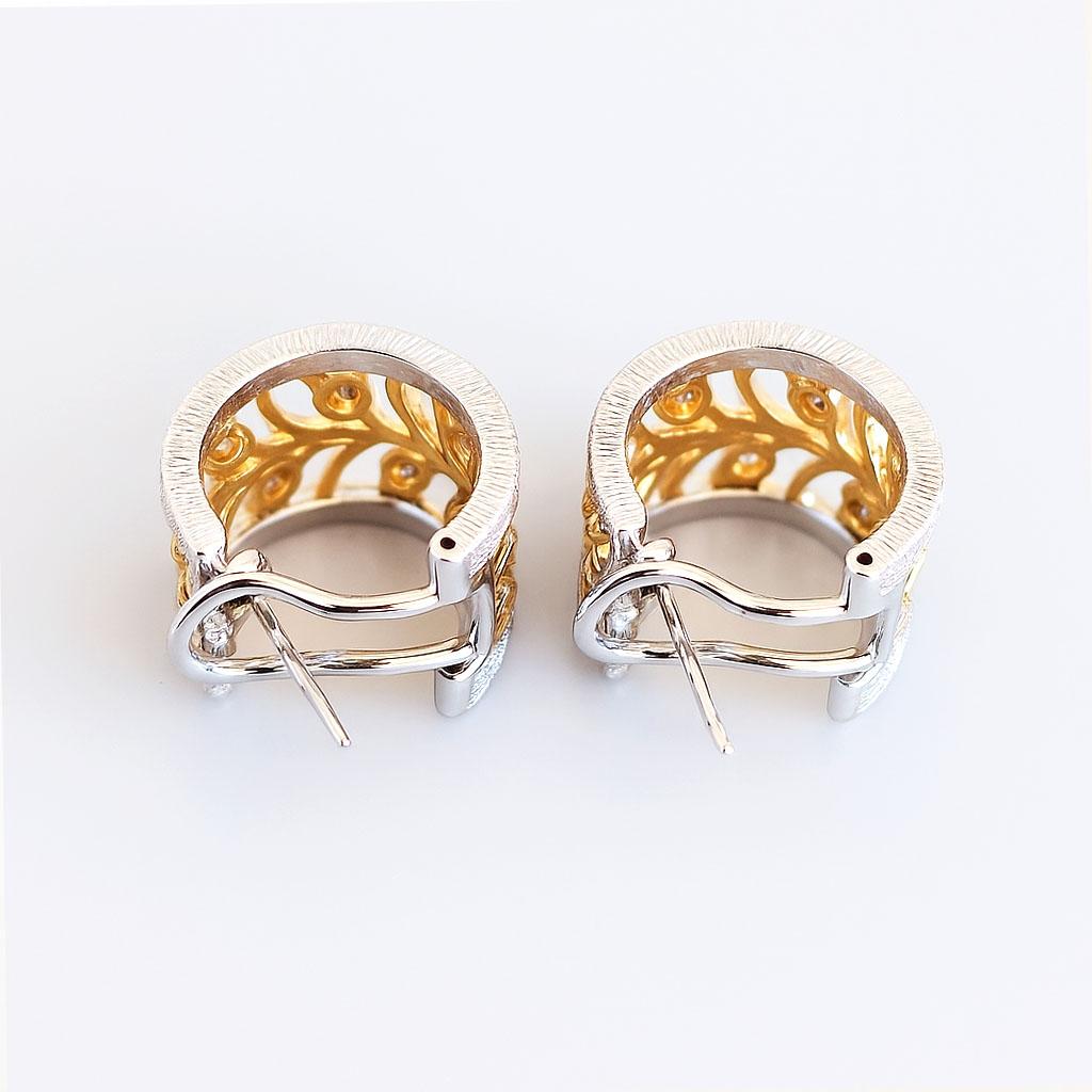 Vitolo 18K Two-Tone Gold Diamond Leaf Earrings with Omega Clips In New Condition For Sale In Los Angeles, CA