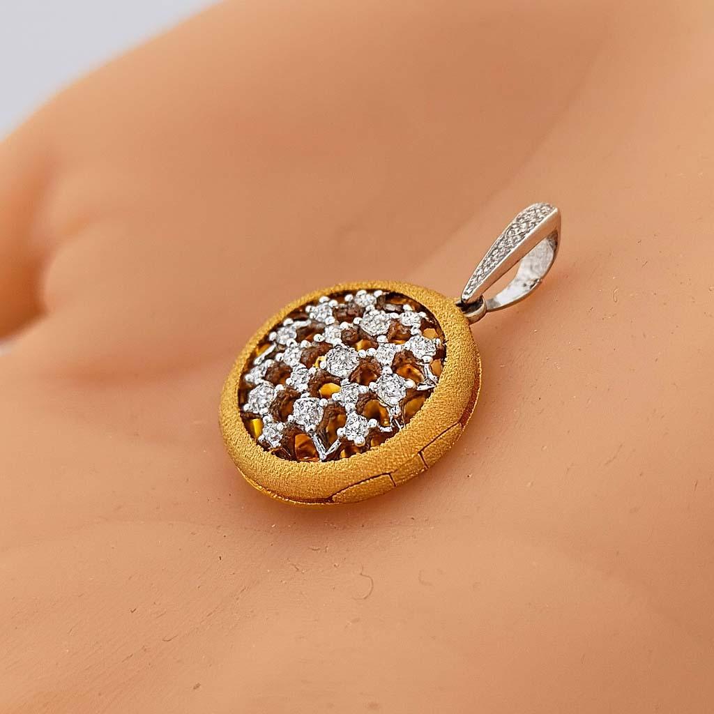 Vitolo 18K zweifarbiges Gold Diamant Medaillon Anhänger - Etruscan Style Damen im Angebot