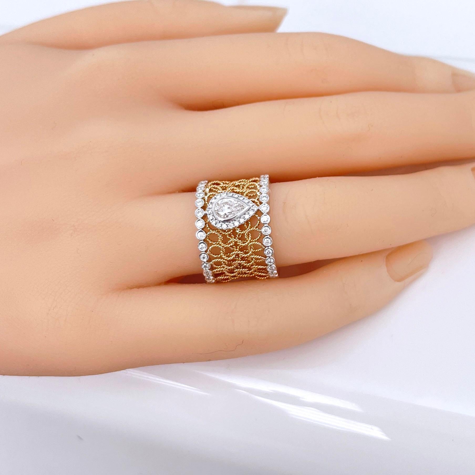 Taille ronde Vitolo Bague en or bicolore 18K avec diamant en maille et centre en forme de poire en vente