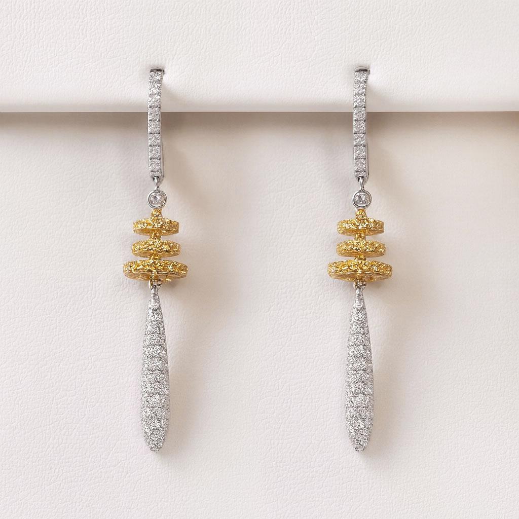 Donna Orecchini a goccia con diamanti a cerchio in oro 18 carati di Vitolo in vendita