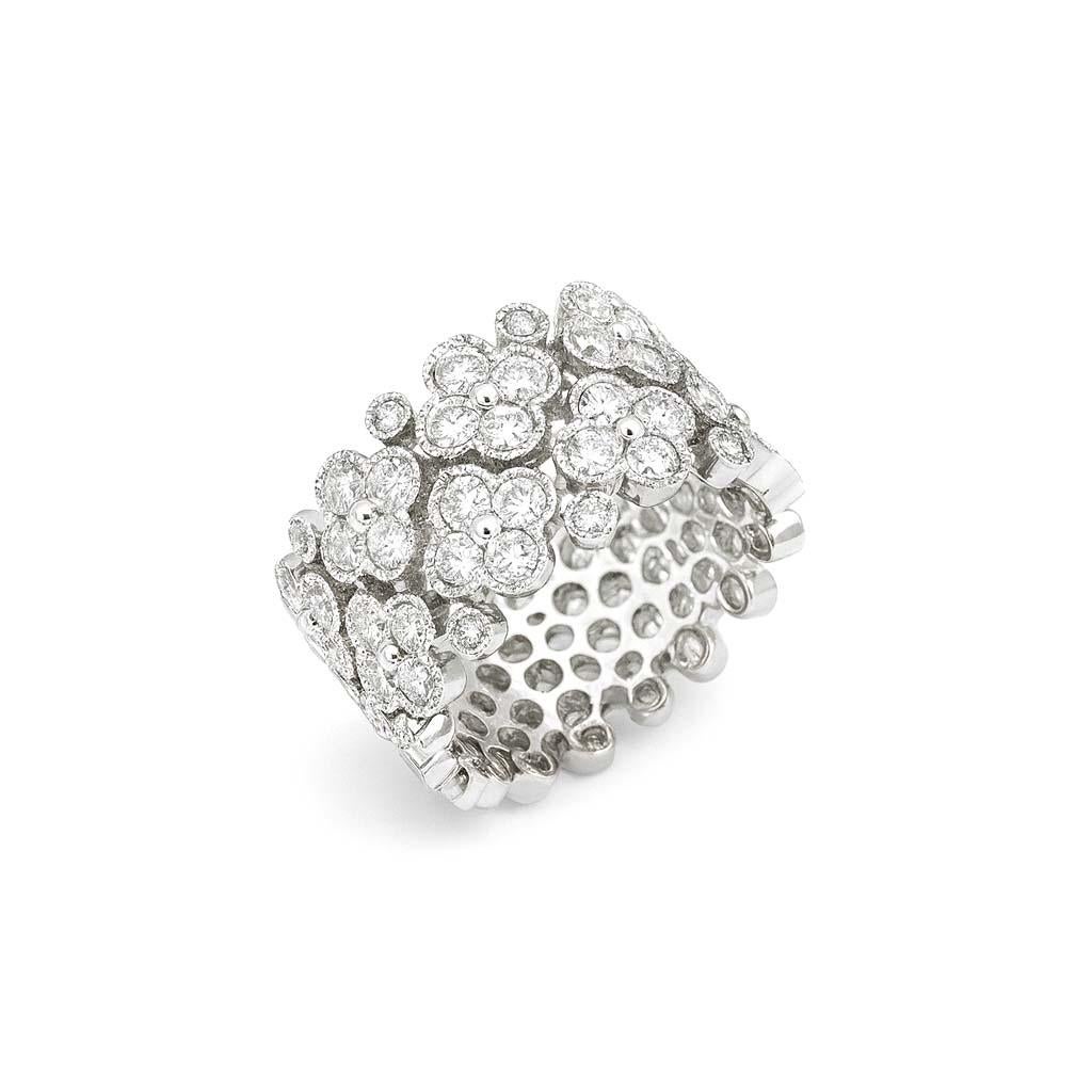 Vitolo Bague à large bande en or blanc 18 carats avec diamants et fleurs en vente 3