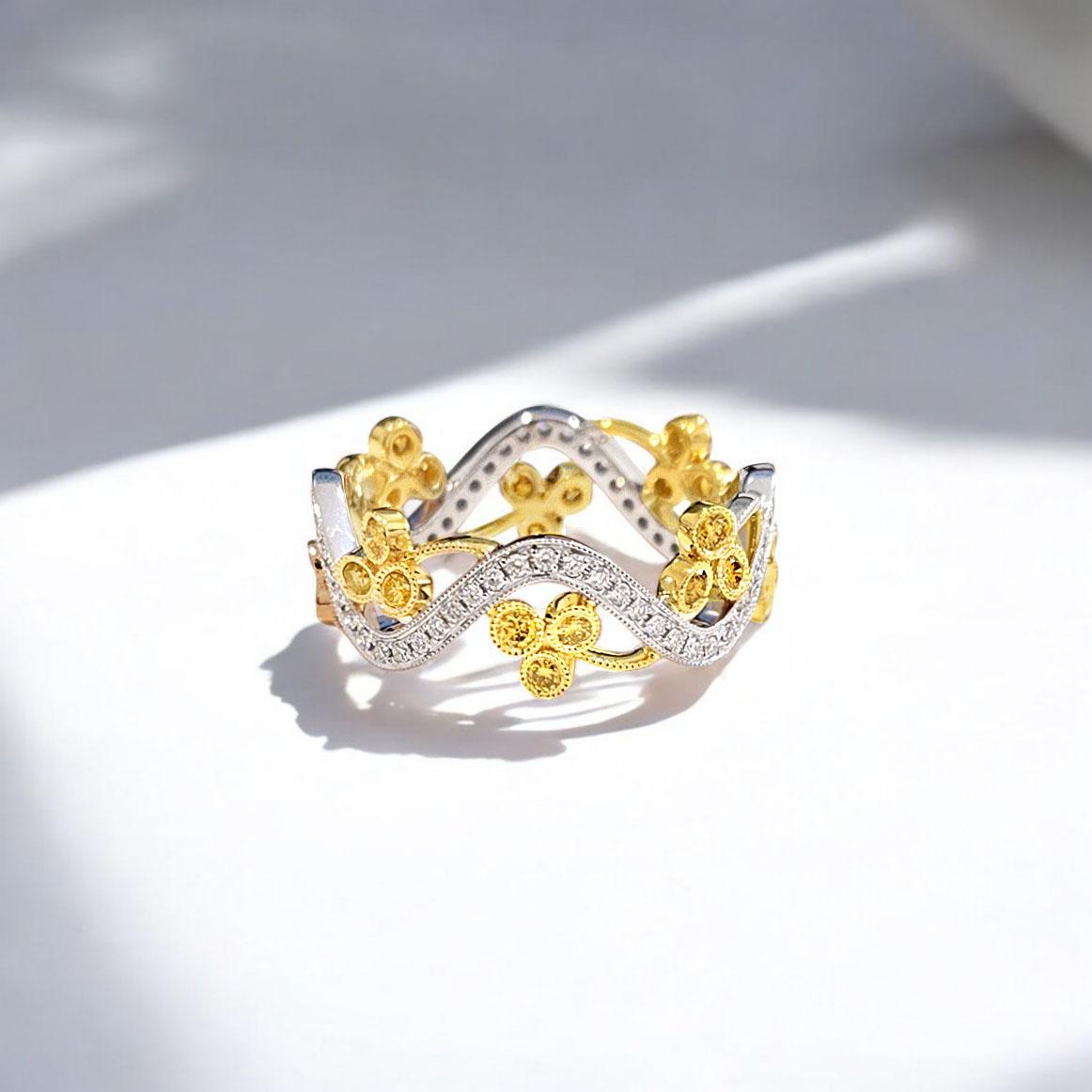 Artisan Vitolo Bague à vagues florales en or blanc et jaune 18K avec diamants en vente