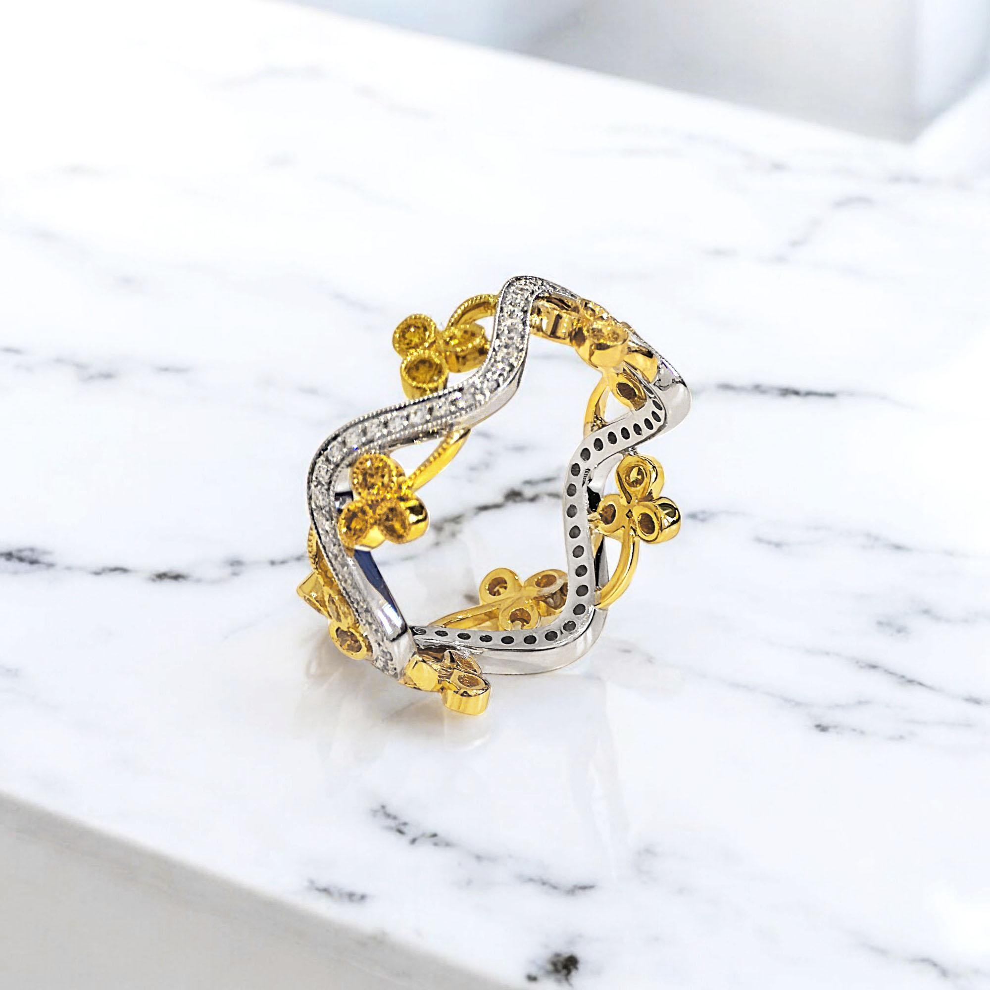 Vitolo Bague à vagues florales en or blanc et jaune 18K avec diamants Neuf - En vente à Los Angeles, CA