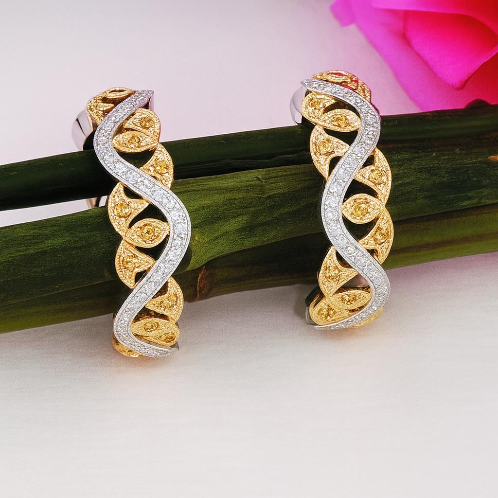 Bracelet à diamants en or blanc et jaune 18K de style étrusque Vitolo Pour femmes en vente